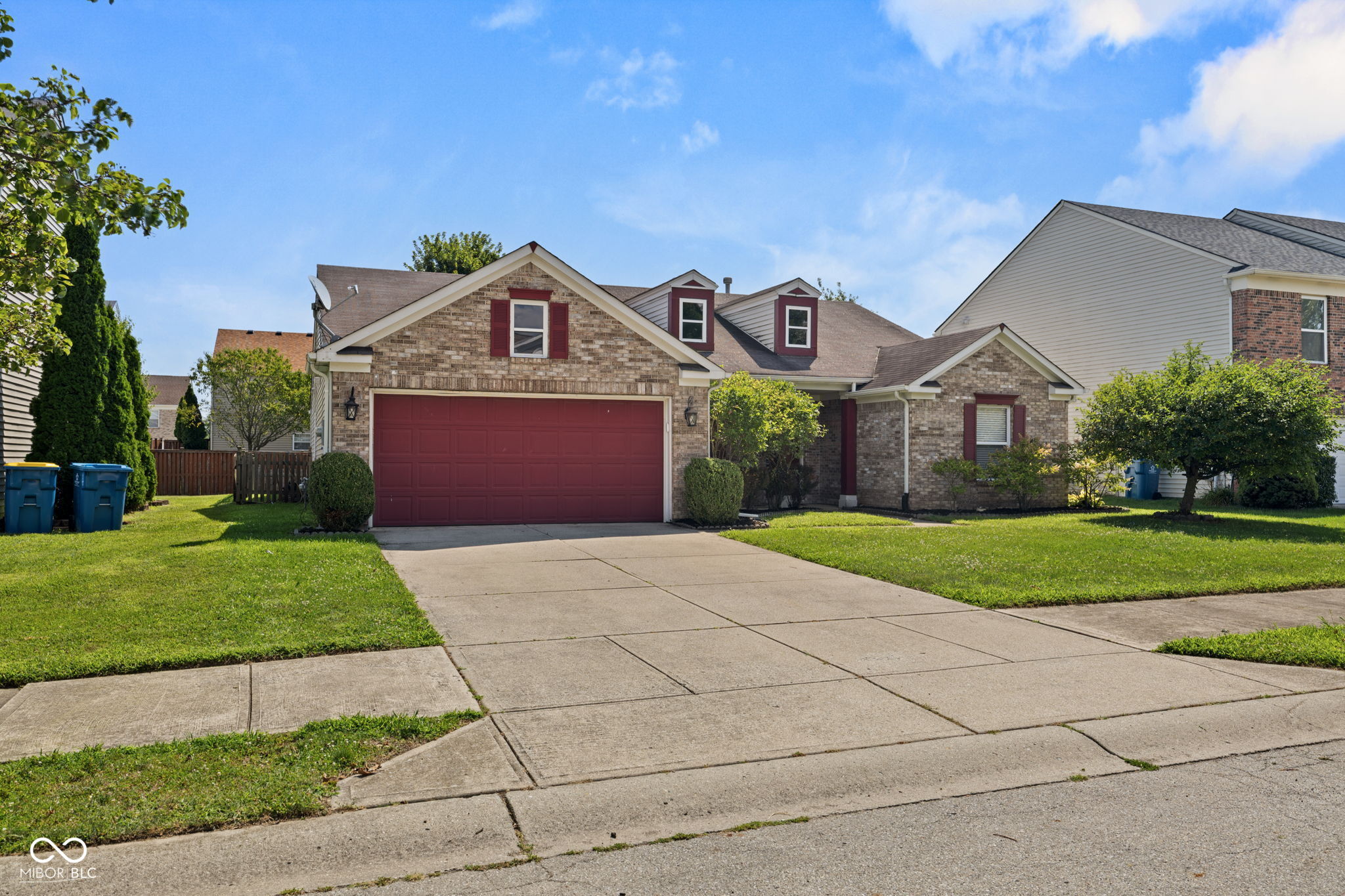 14283 Refreshing Garden Lane