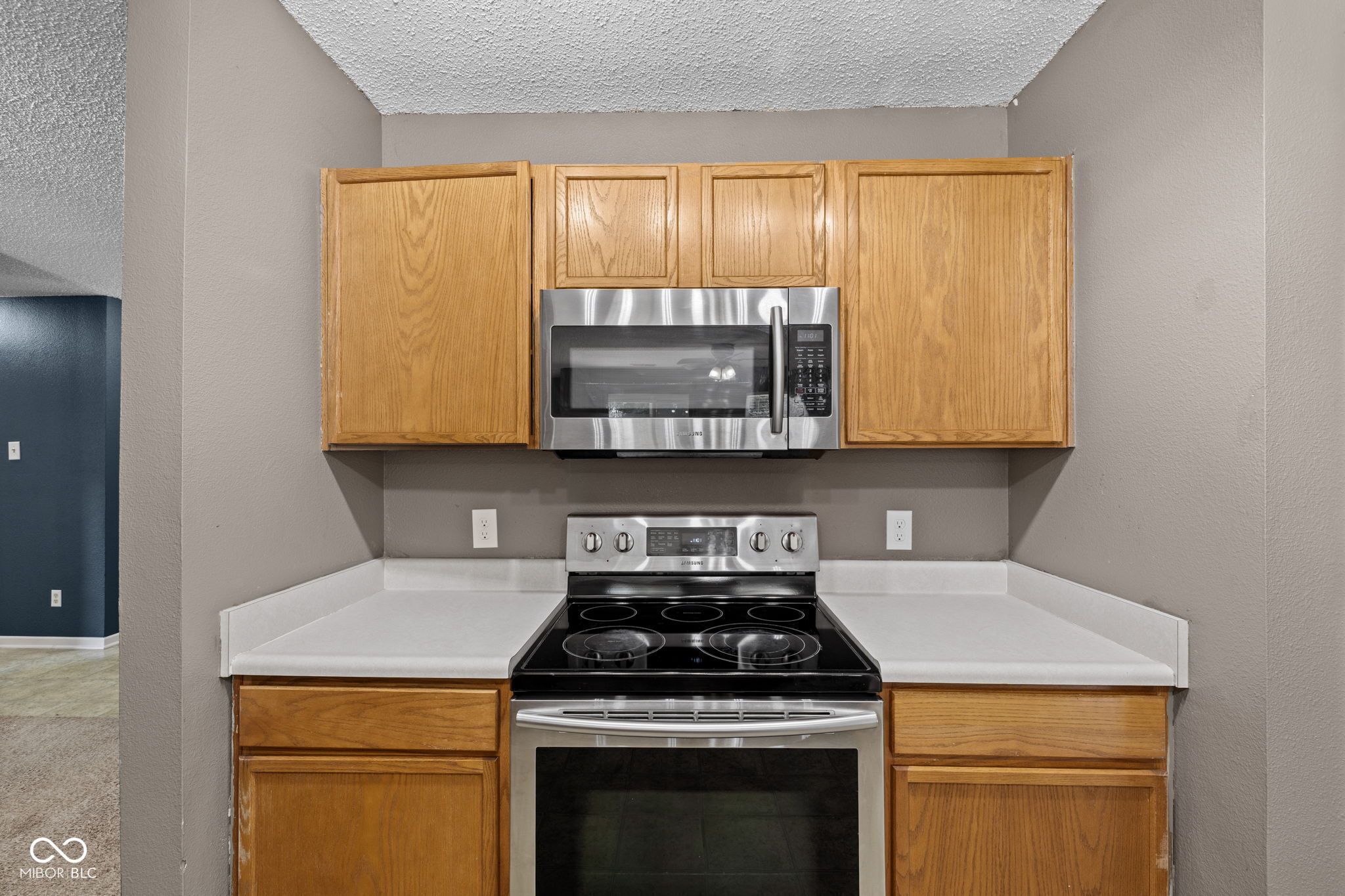 14283 Refreshing Garden Lane