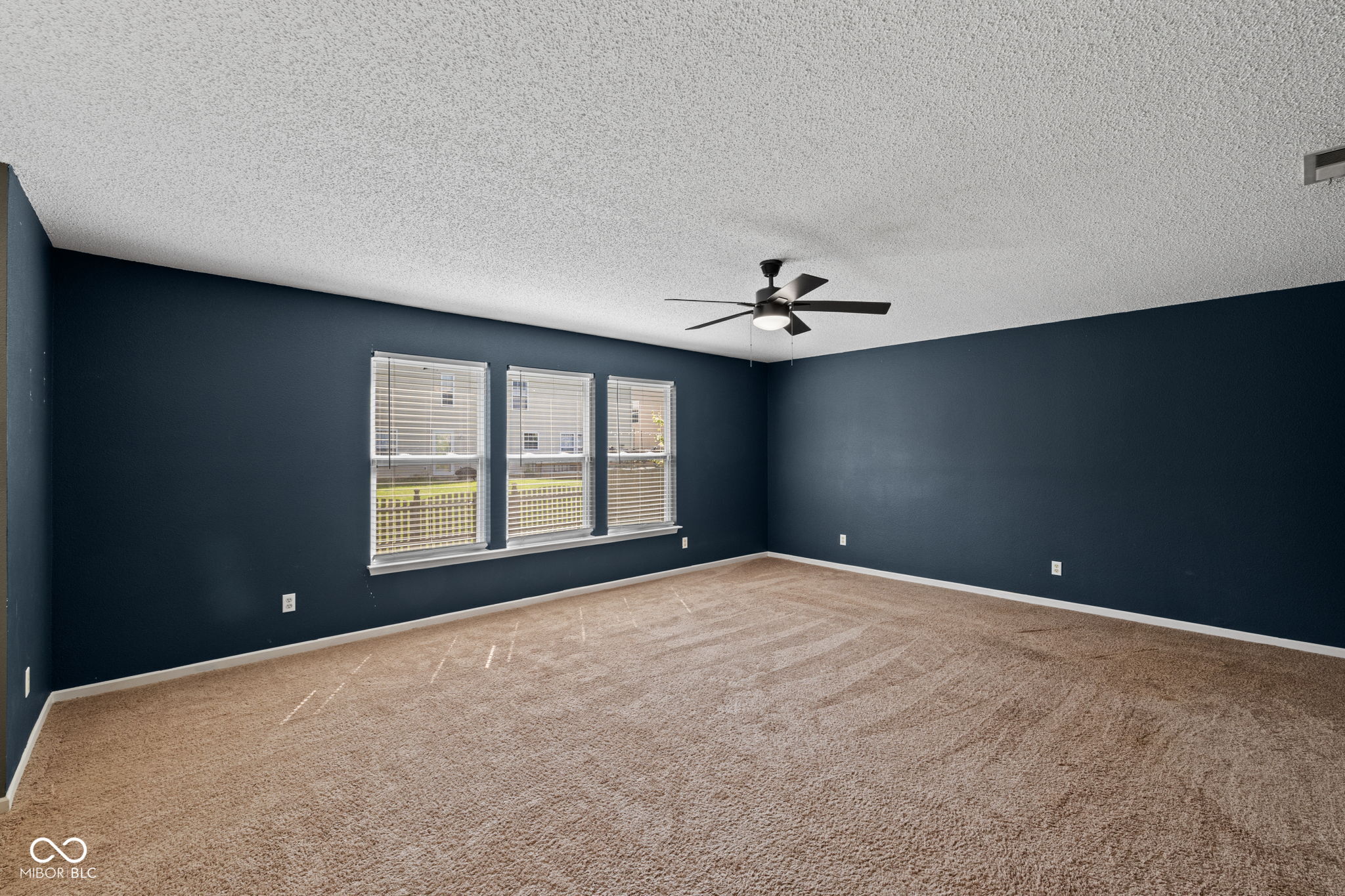 14283 Refreshing Garden Lane