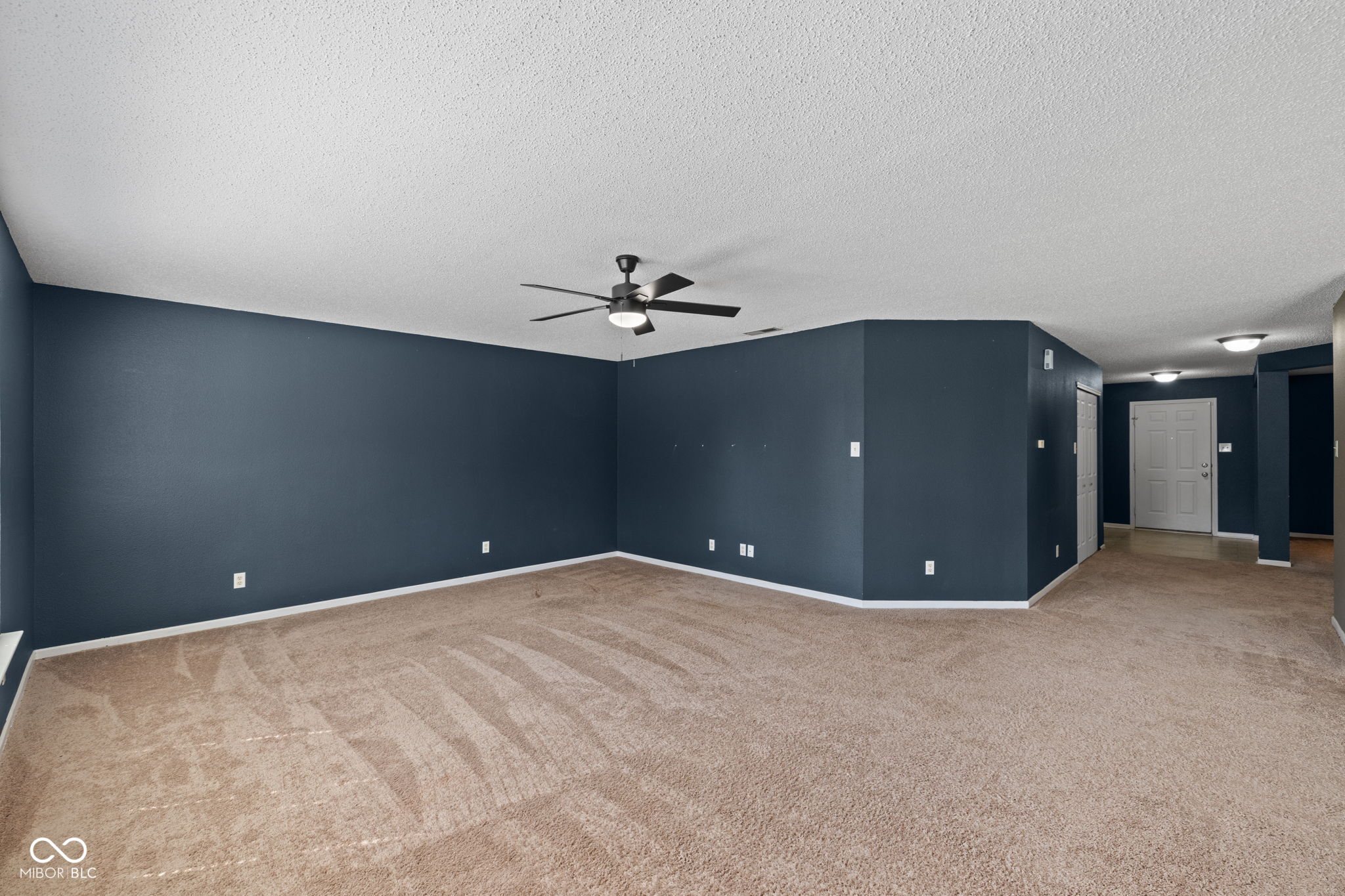 14283 Refreshing Garden Lane