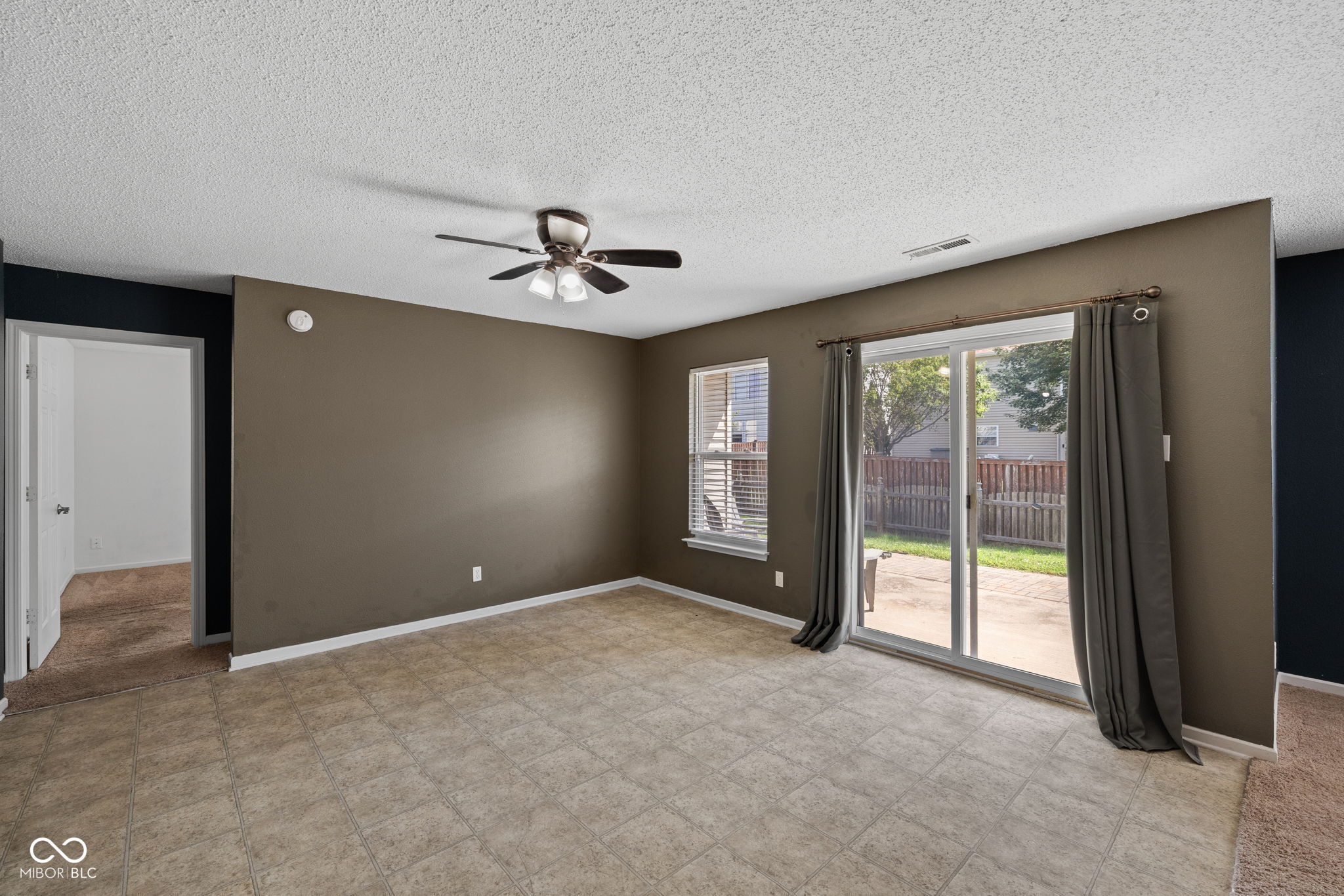 14283 Refreshing Garden Lane