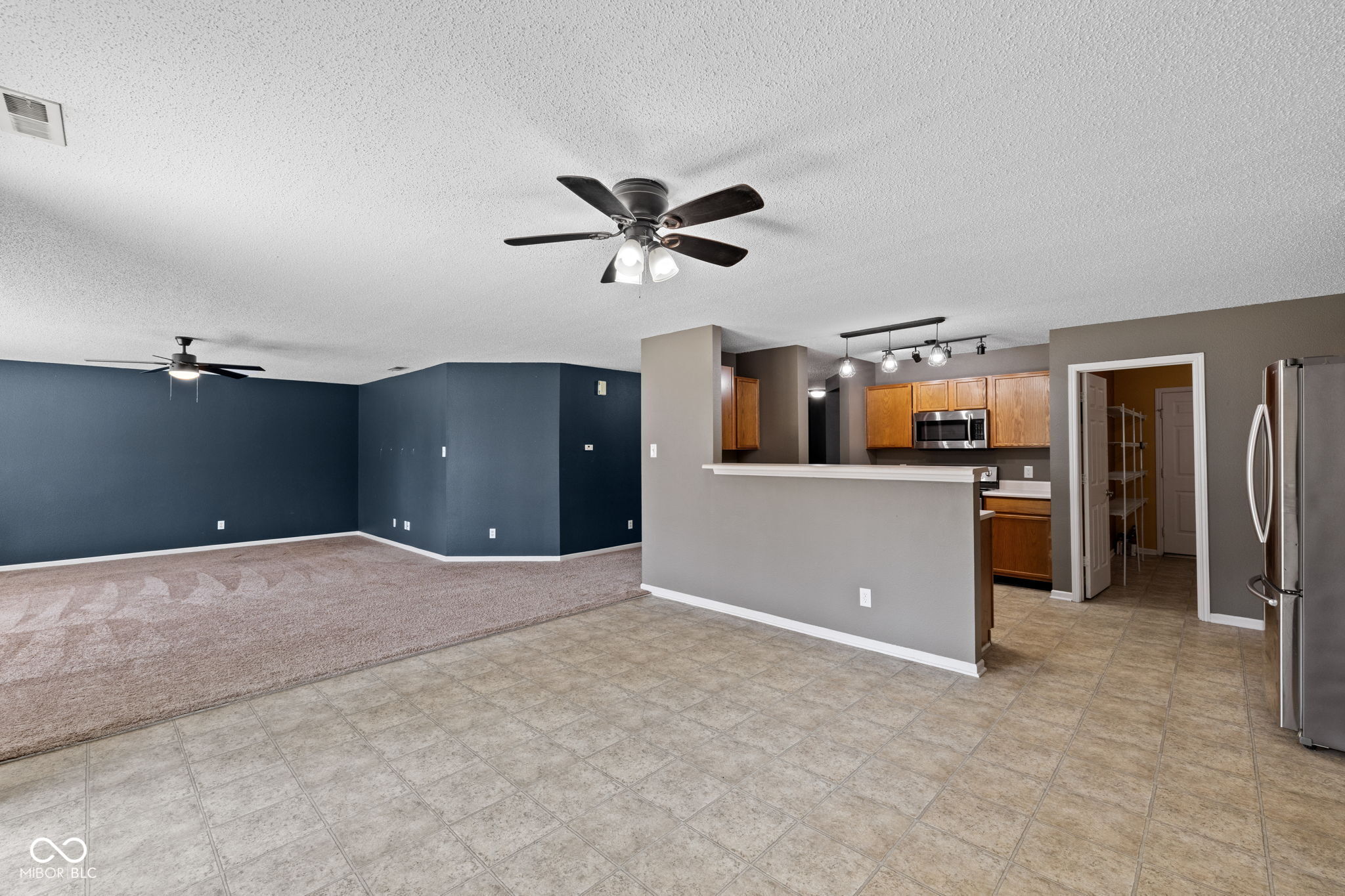 14283 Refreshing Garden Lane