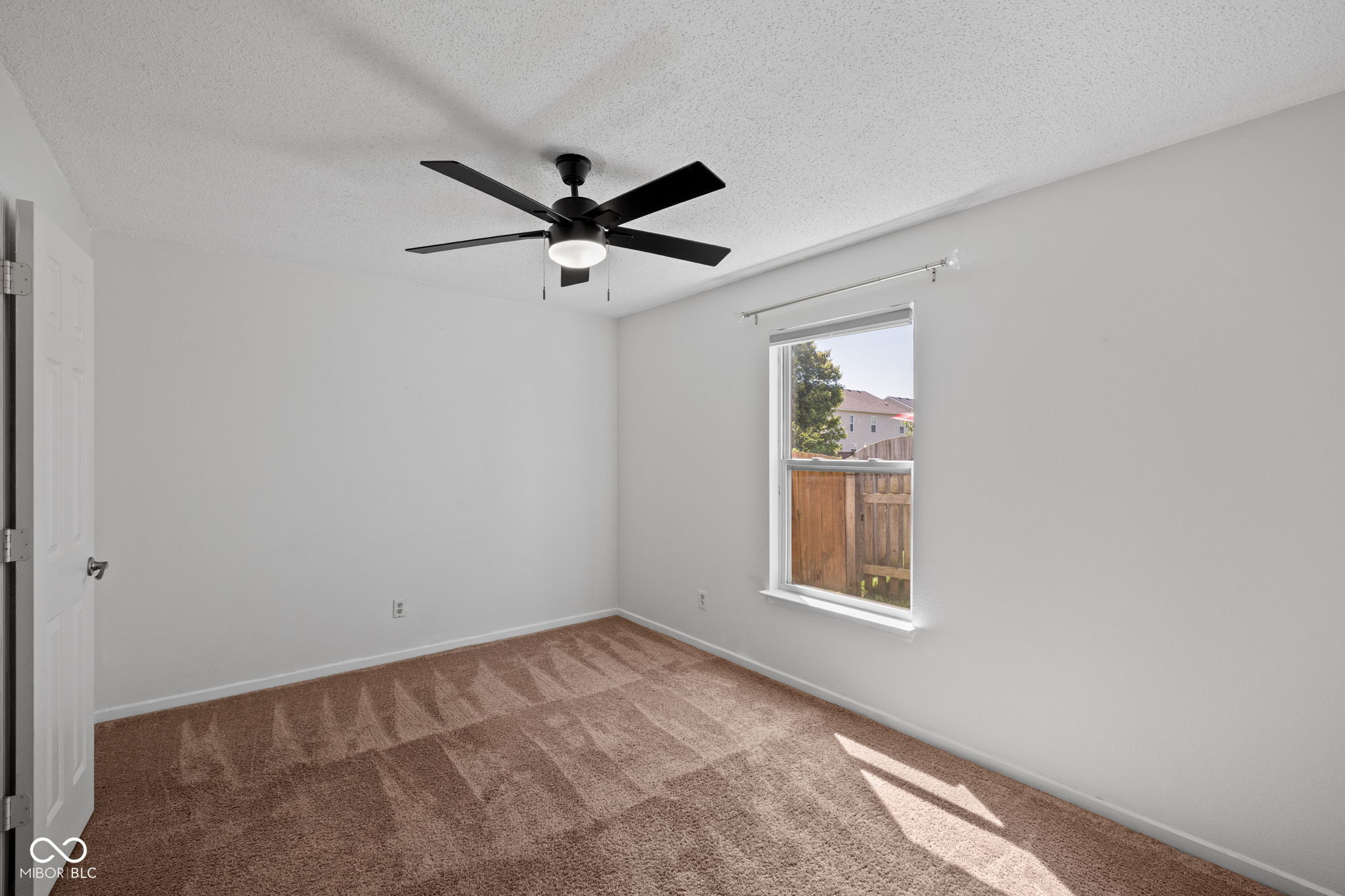 14283 Refreshing Garden Lane