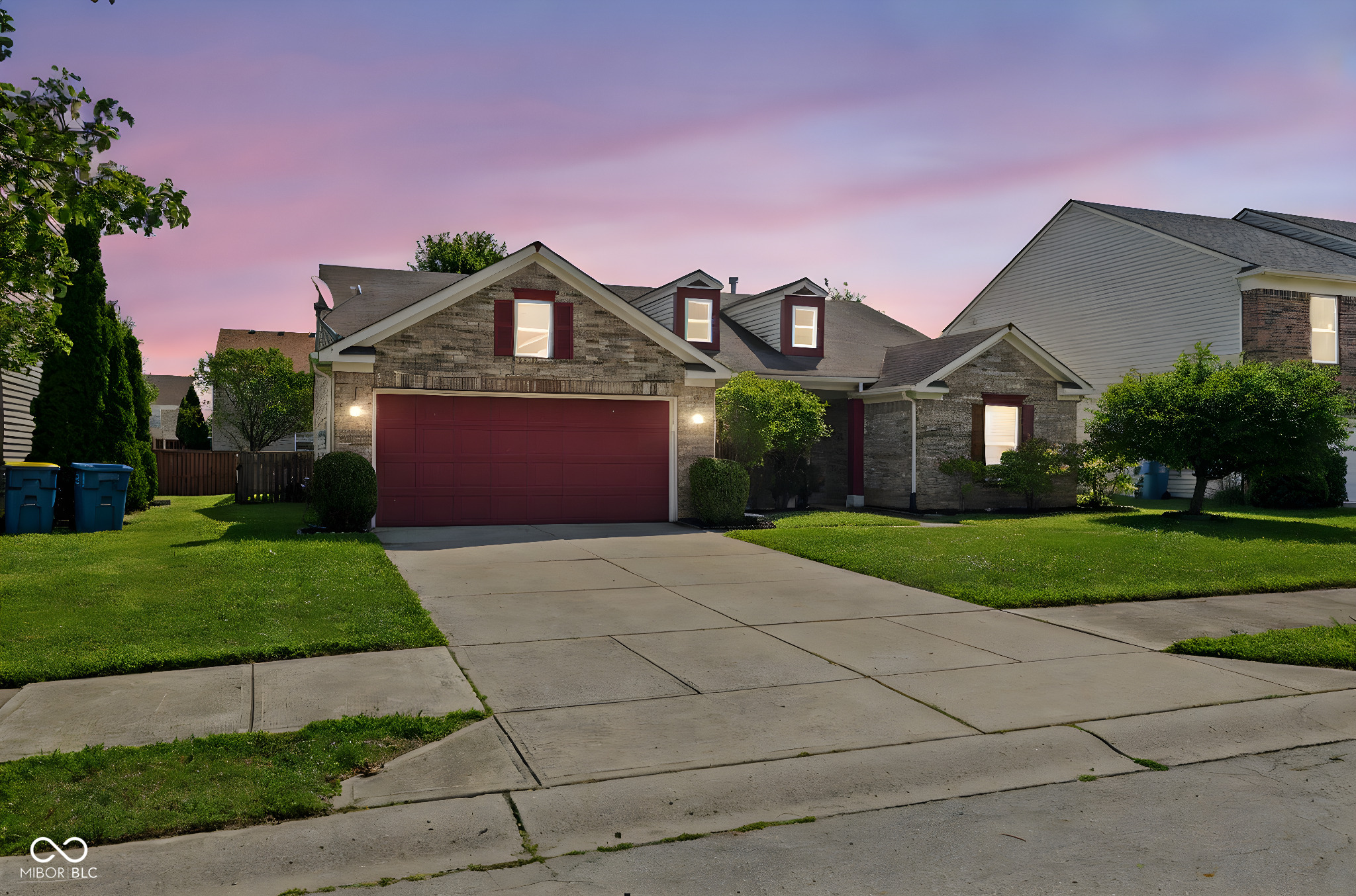 14283 Refreshing Garden Lane