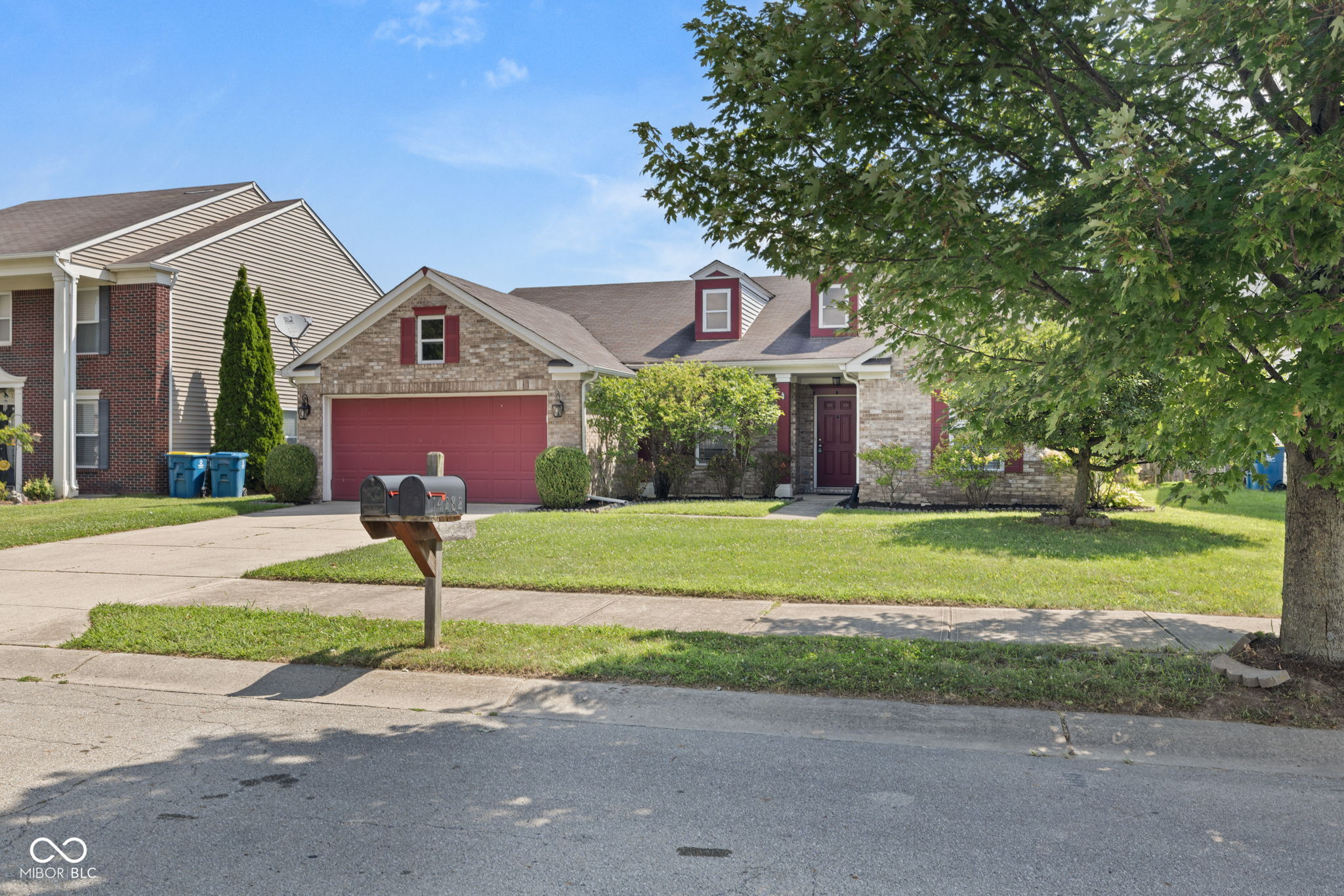 14283 Refreshing Garden Lane