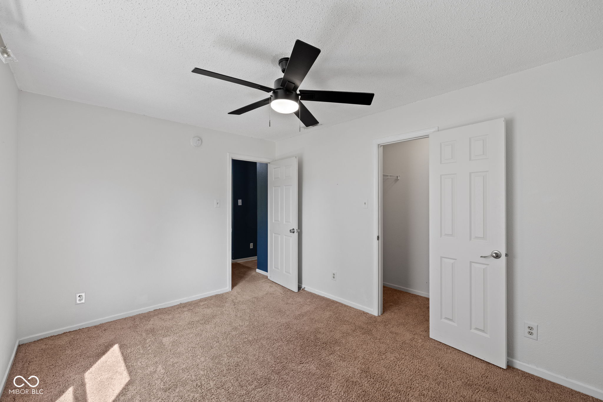 14283 Refreshing Garden Lane