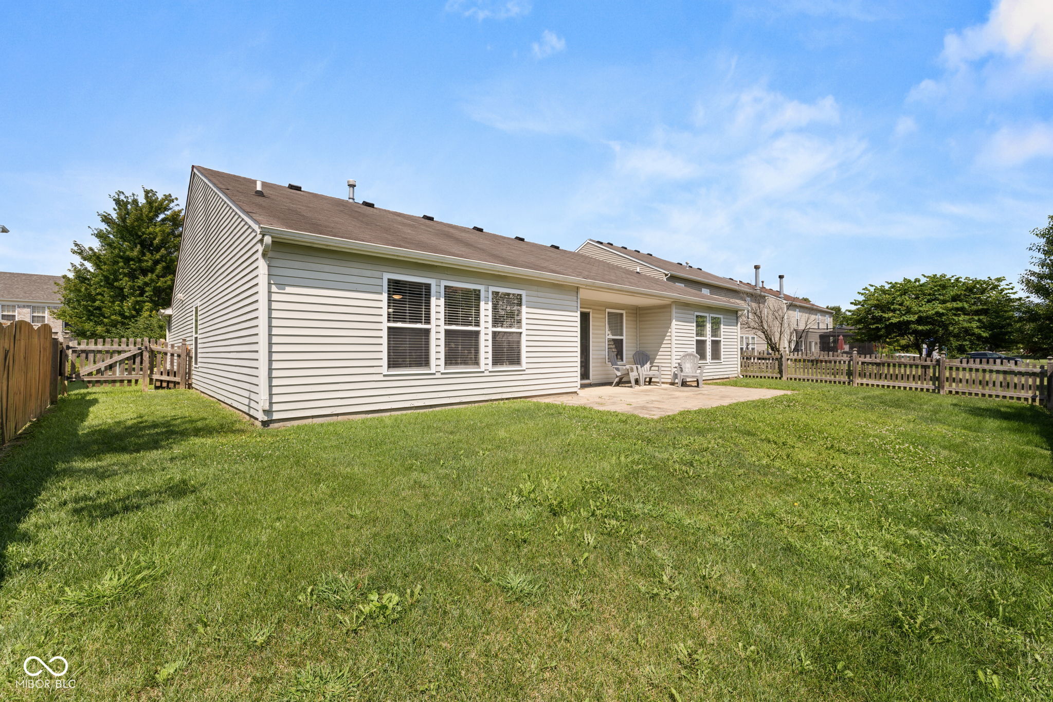 14283 Refreshing Garden Lane