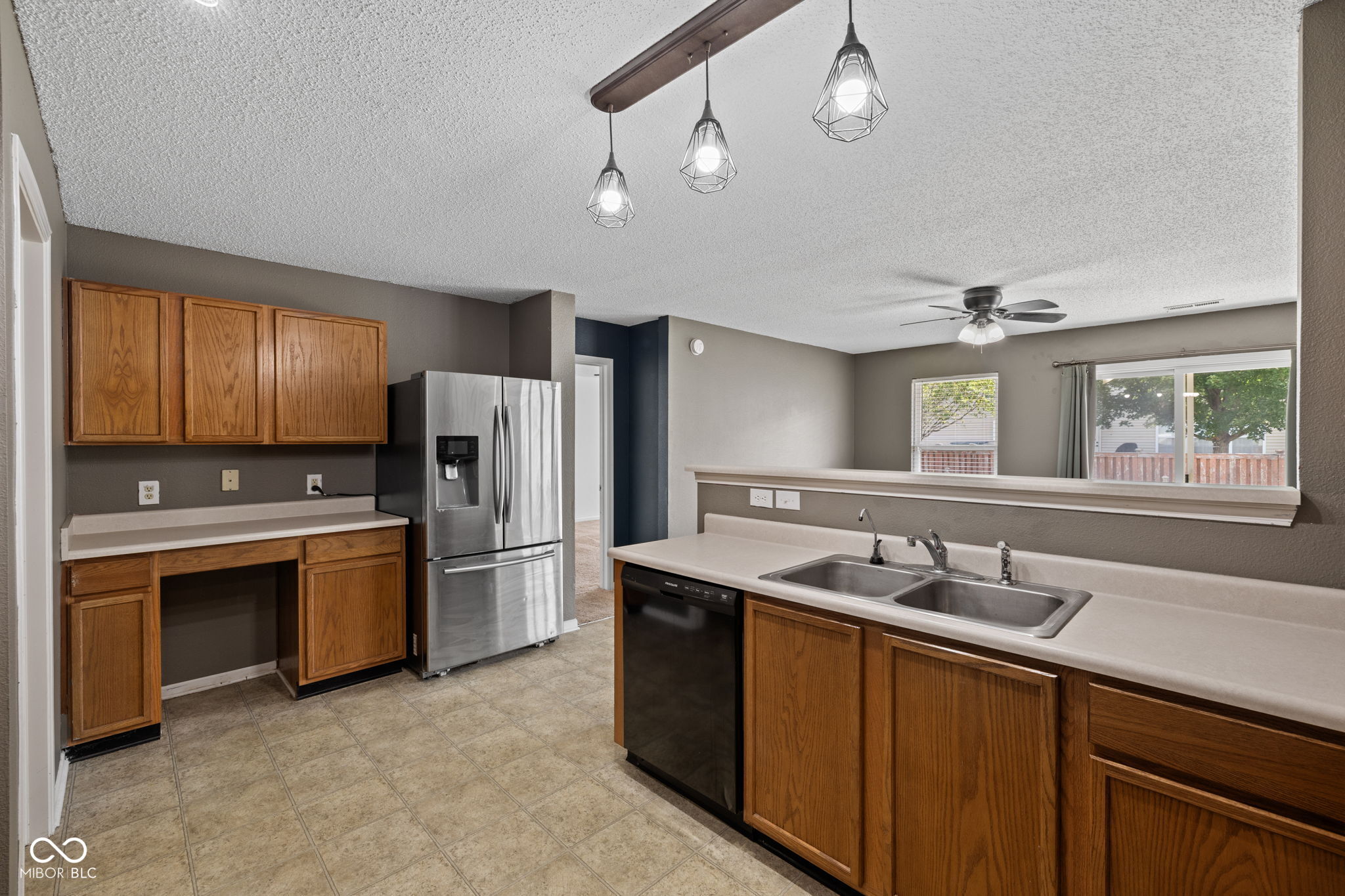 14283 Refreshing Garden Lane