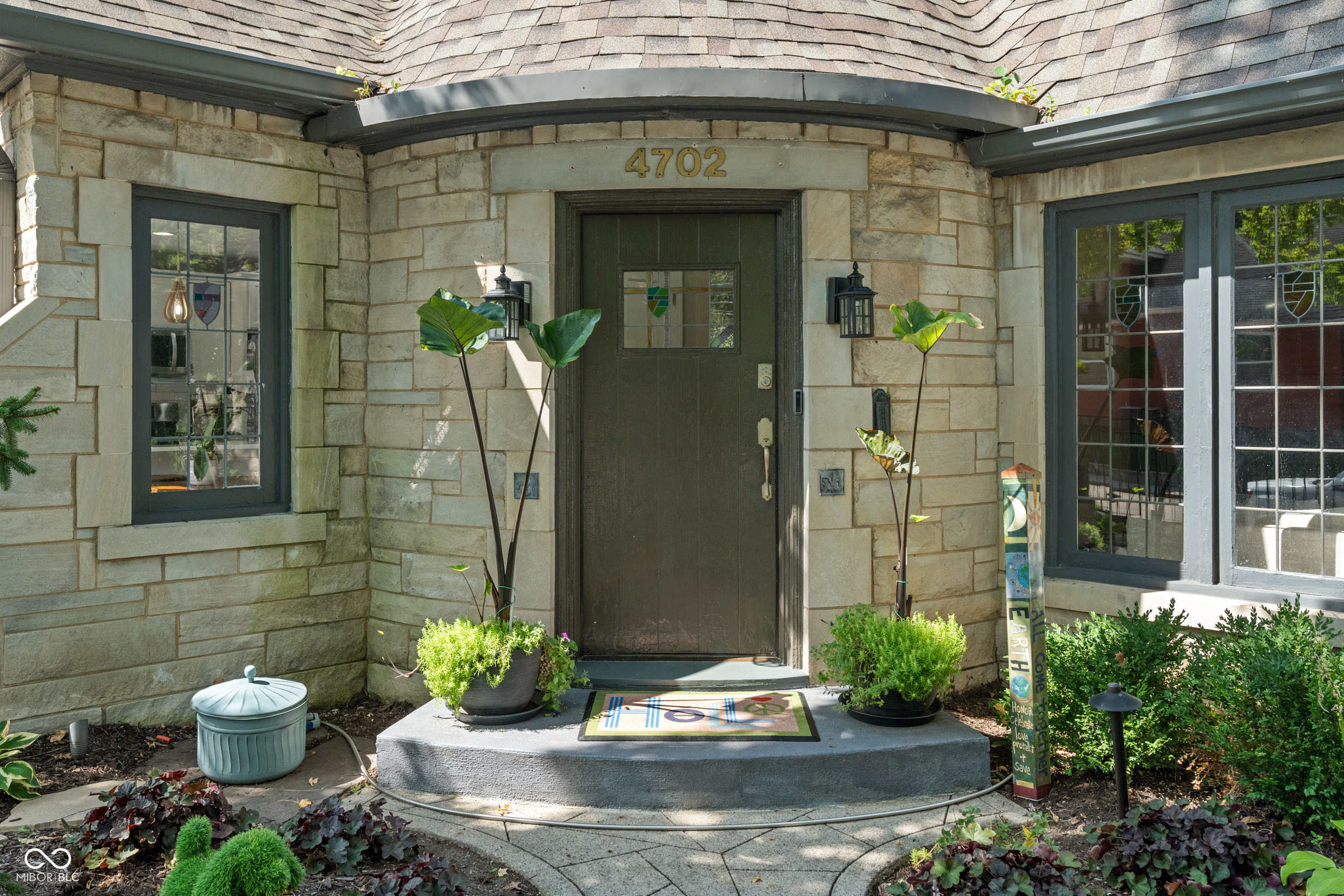 4702 N Illinois Street