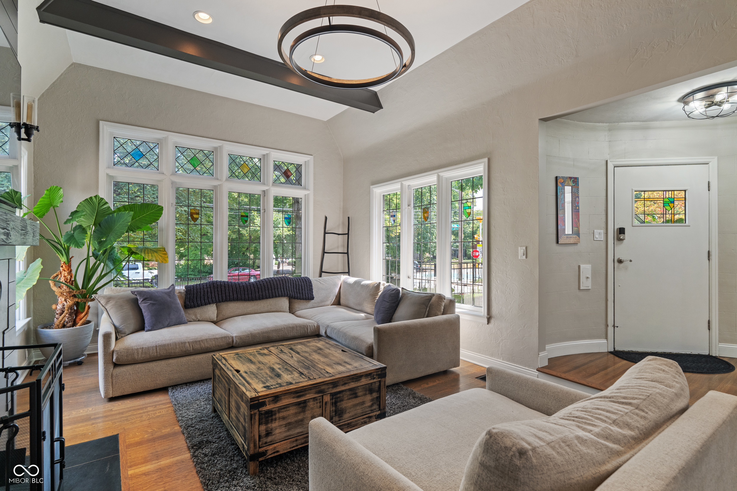 4702 N Illinois Street