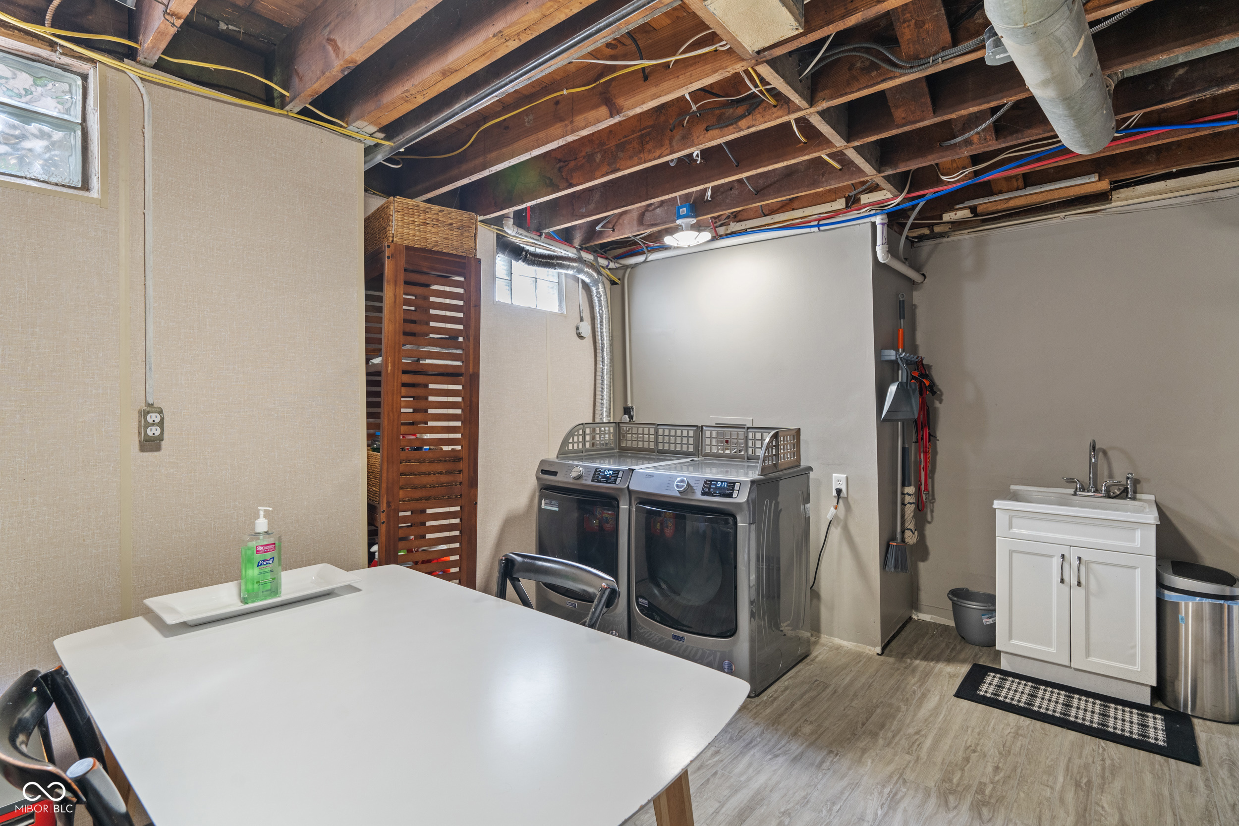 4702 N Illinois Street