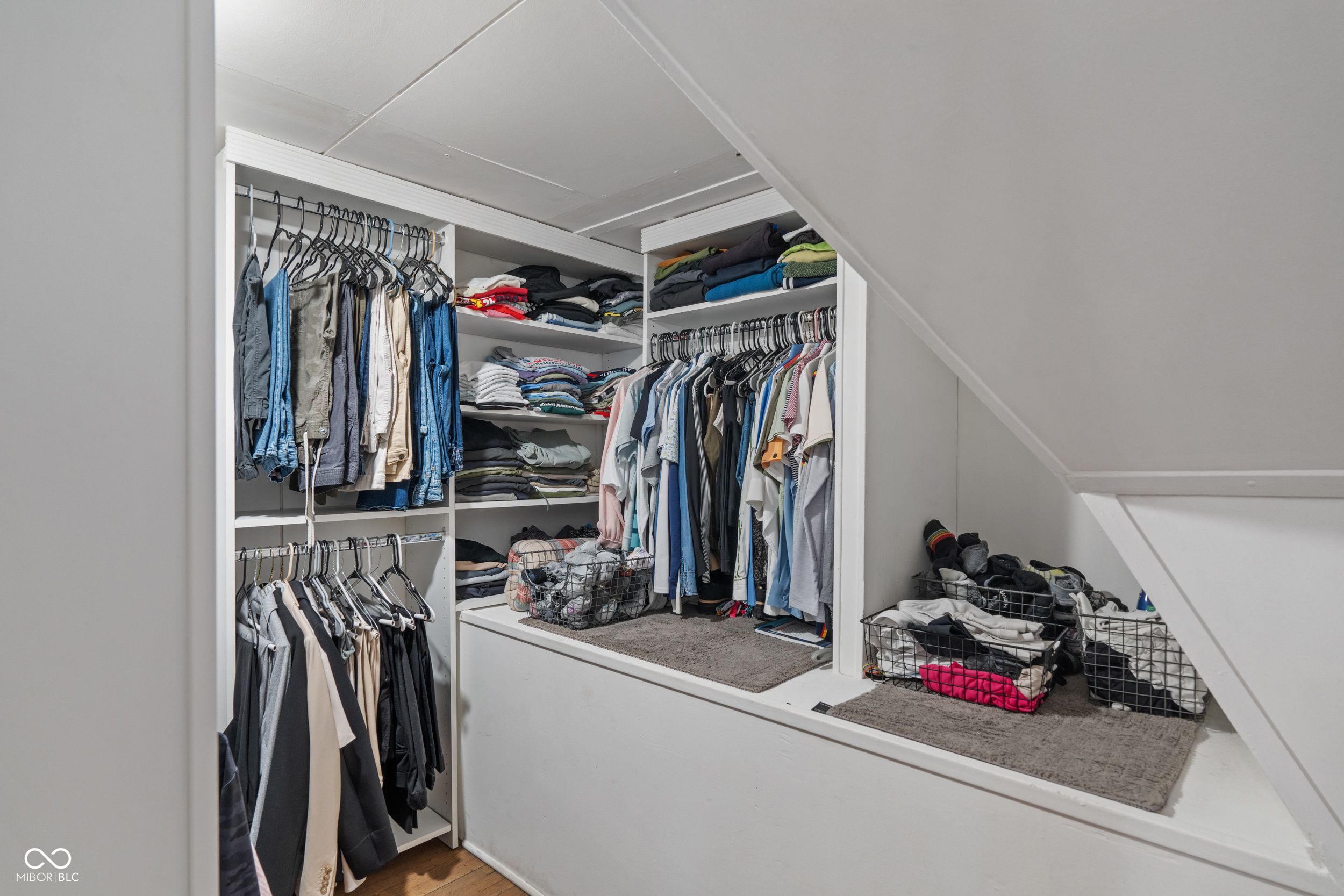 4702 N Illinois Street