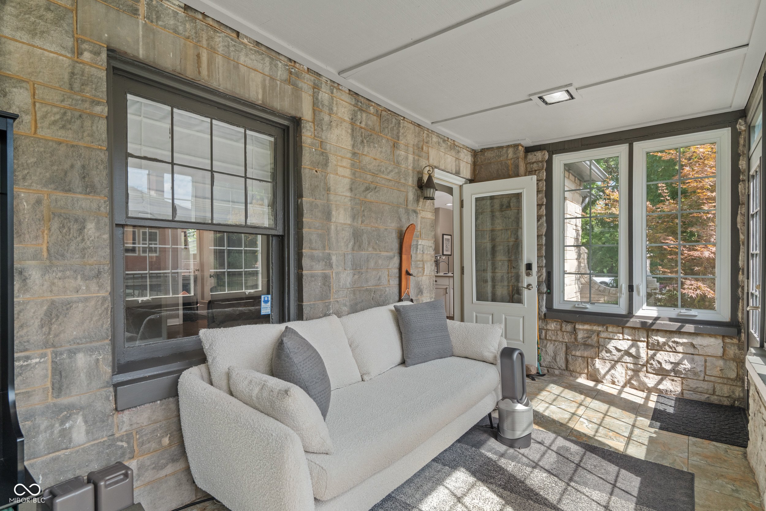 4702 N Illinois Street