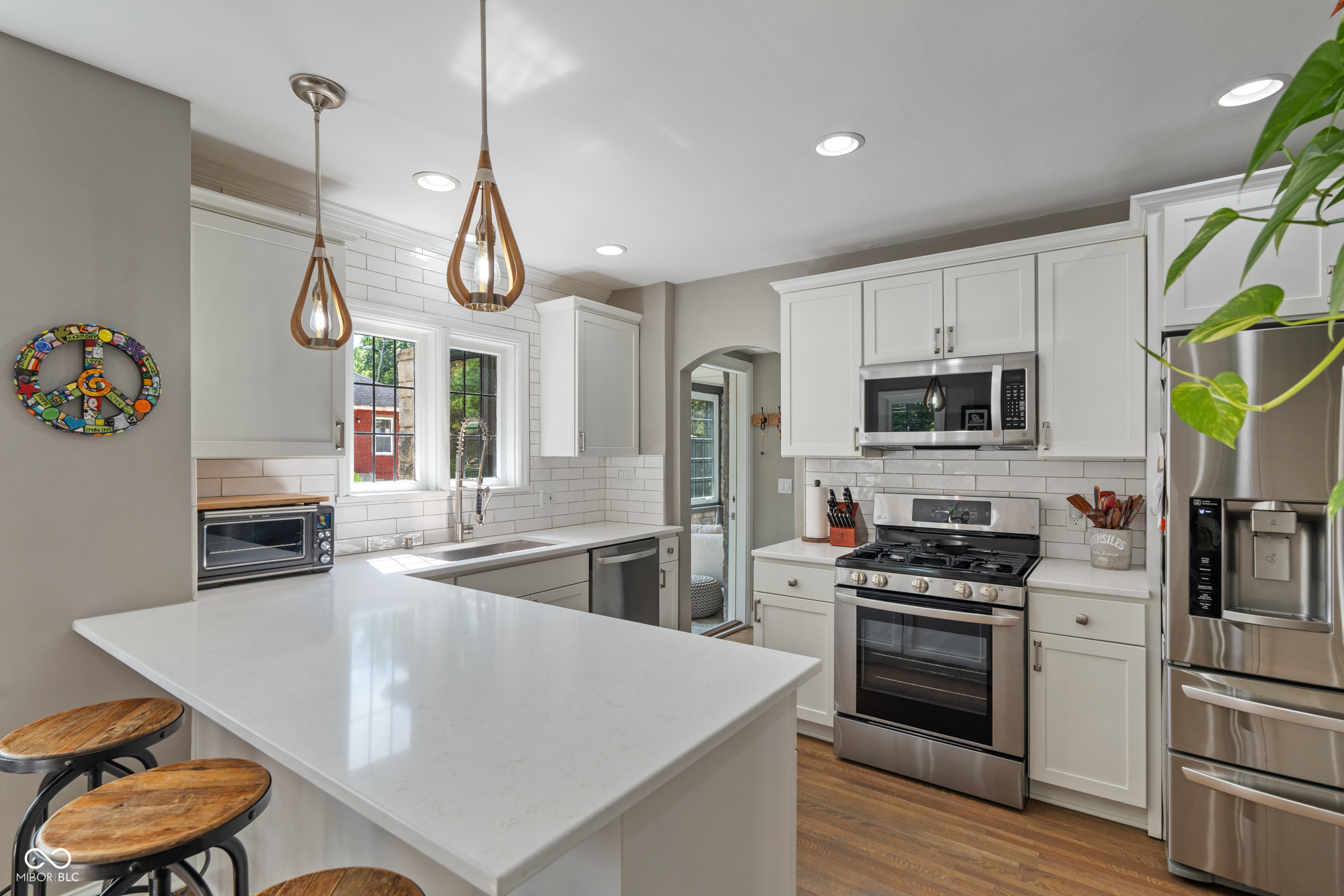 4702 N Illinois Street