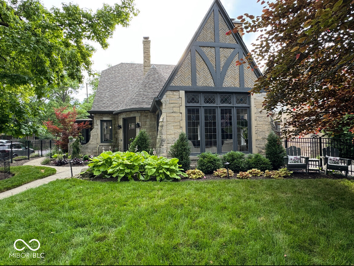 4702 N Illinois Street