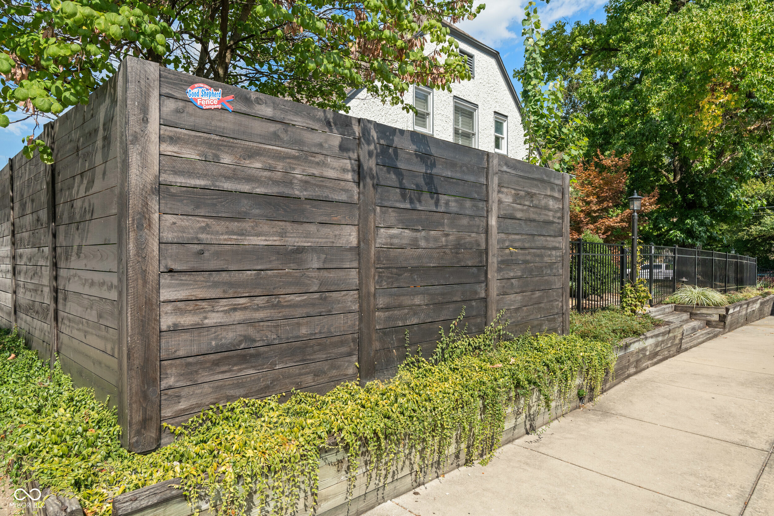 4702 N Illinois Street