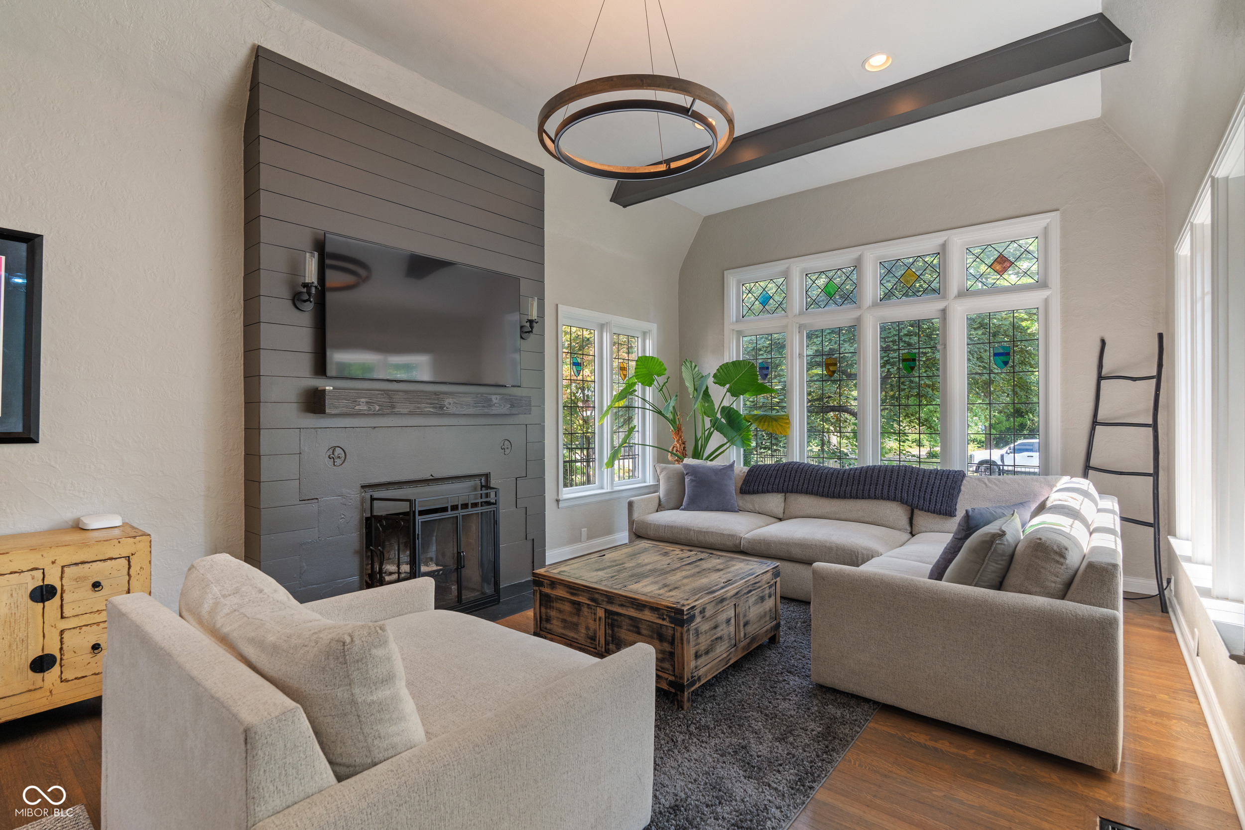 4702 N Illinois Street