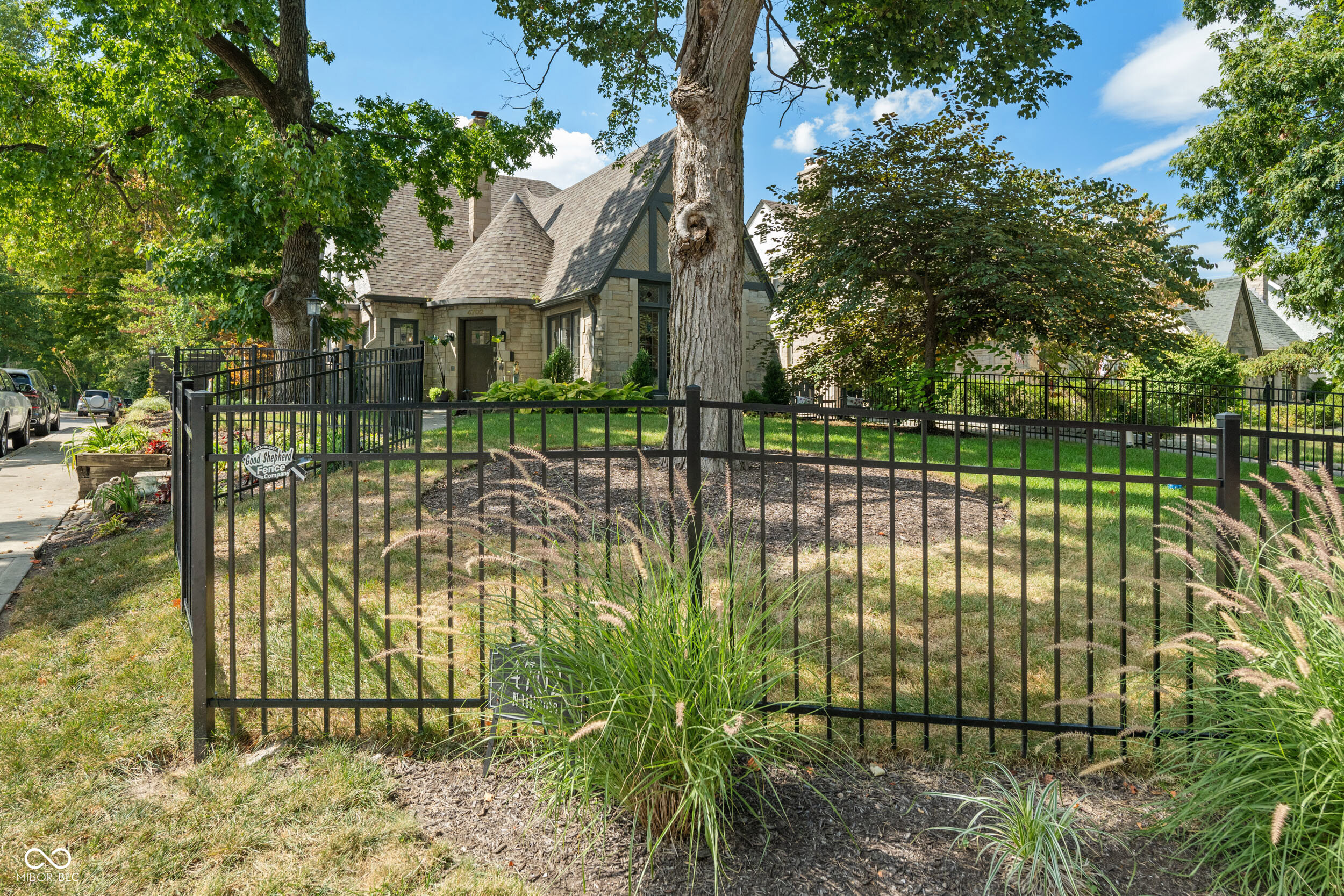 4702 N Illinois Street