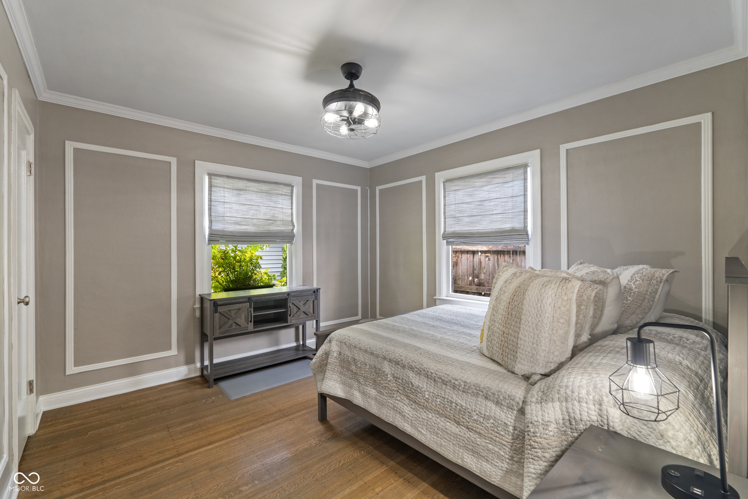 4702 N Illinois Street