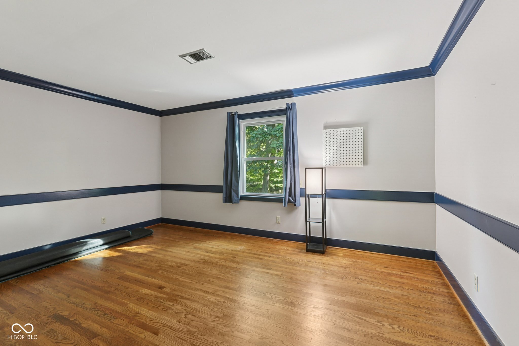 8391 N Illinois Street