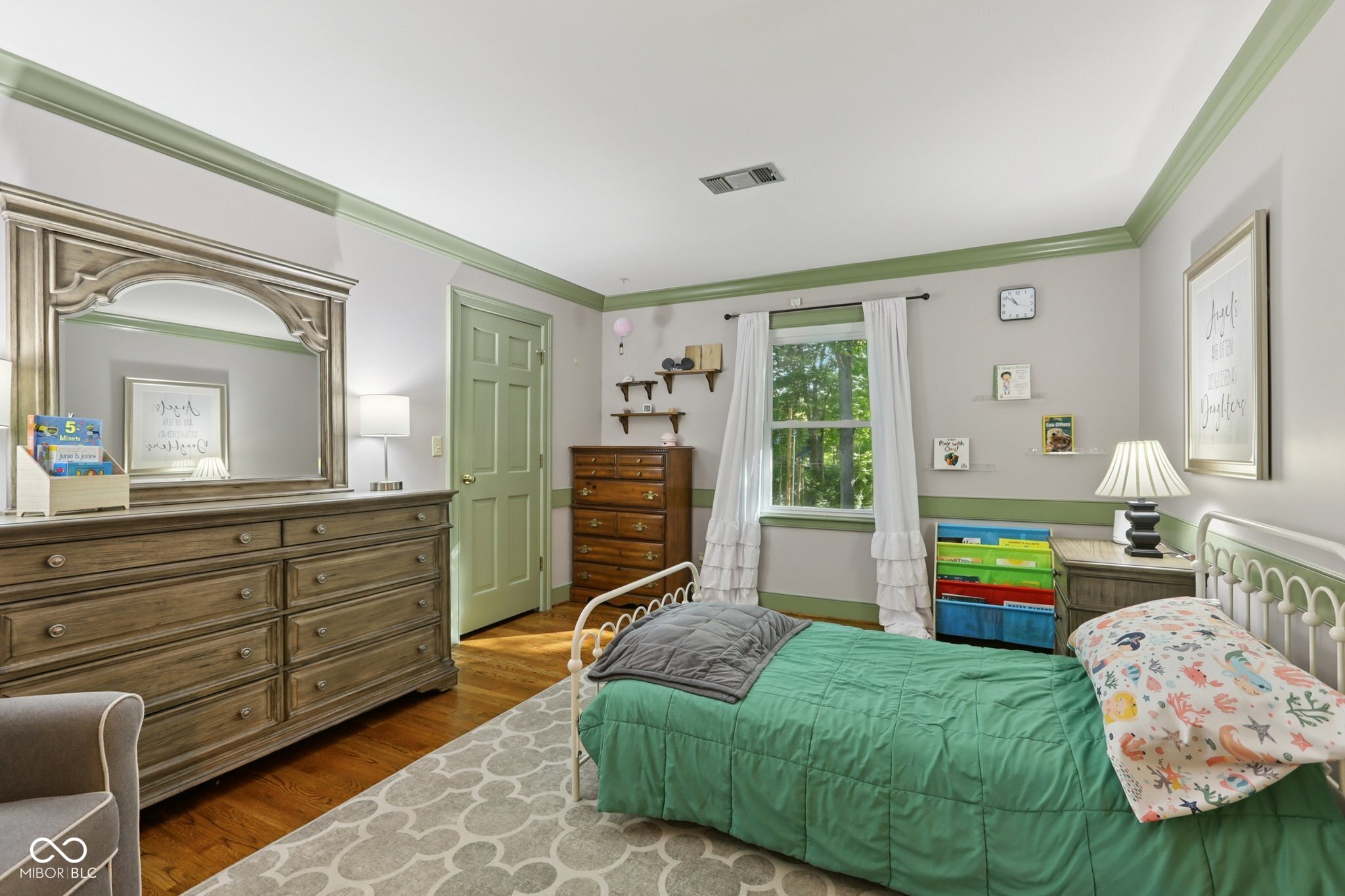 8391 N Illinois Street