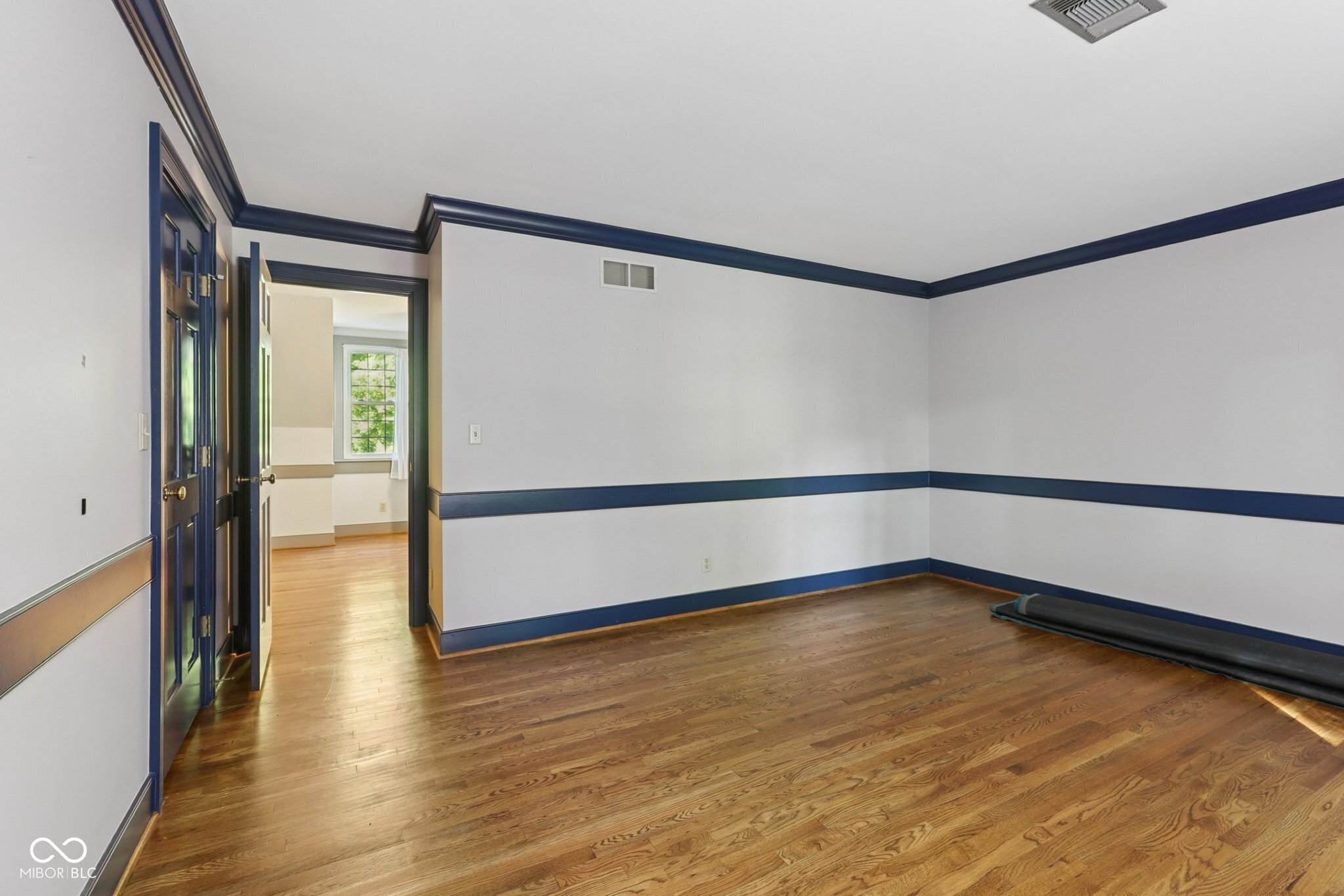 8391 N Illinois Street