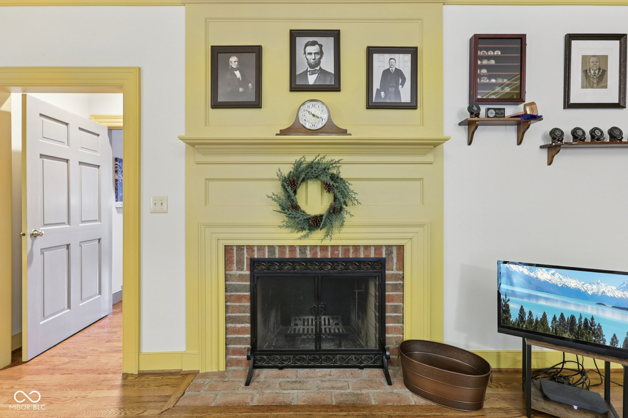 8391 N Illinois Street