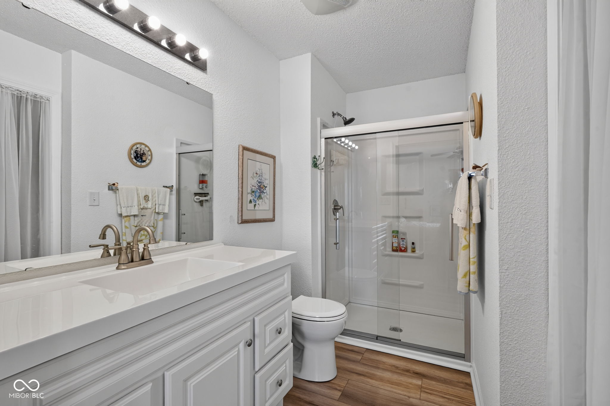 6214 Robinwood Lane