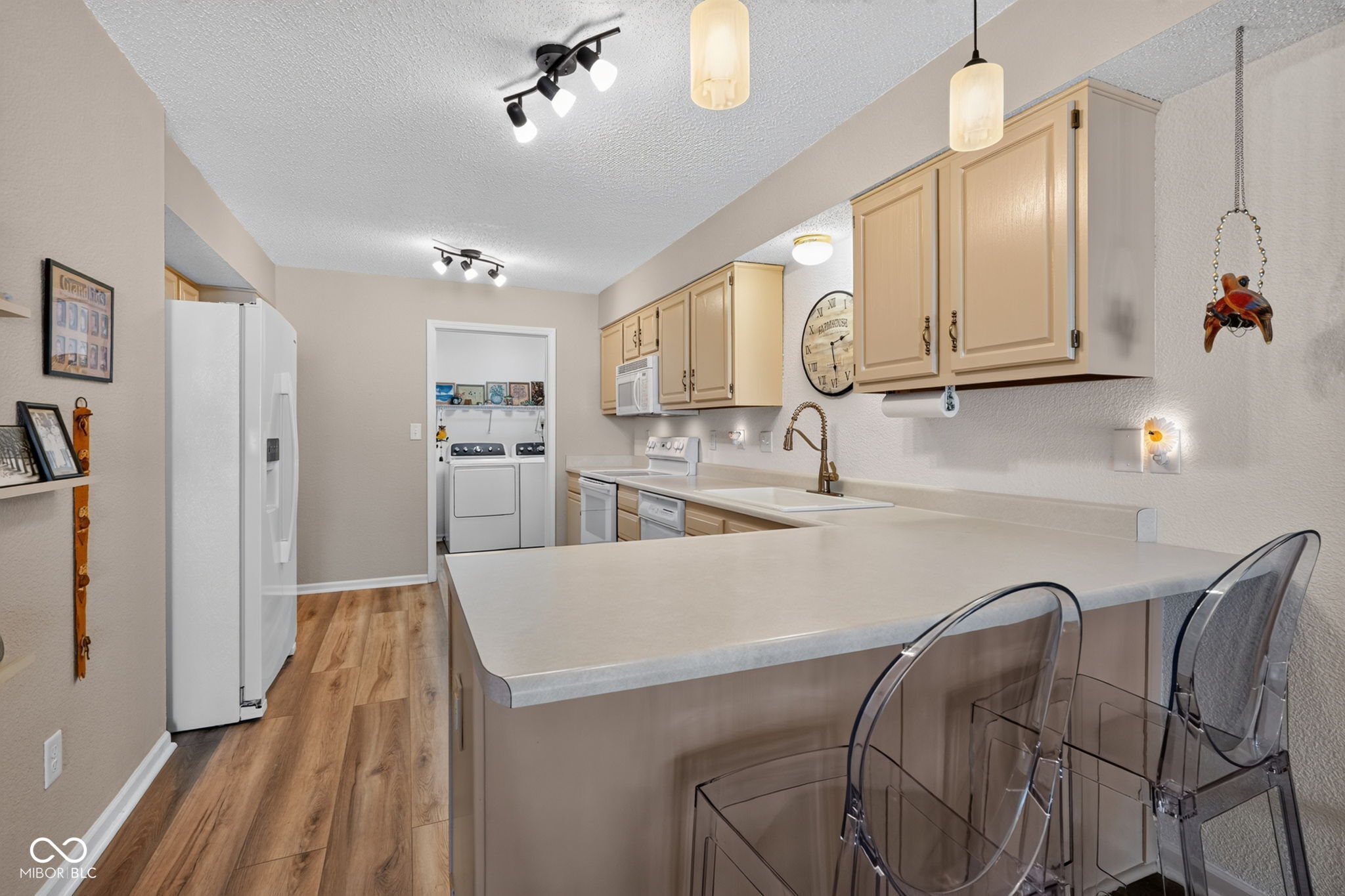 6214 Robinwood Lane