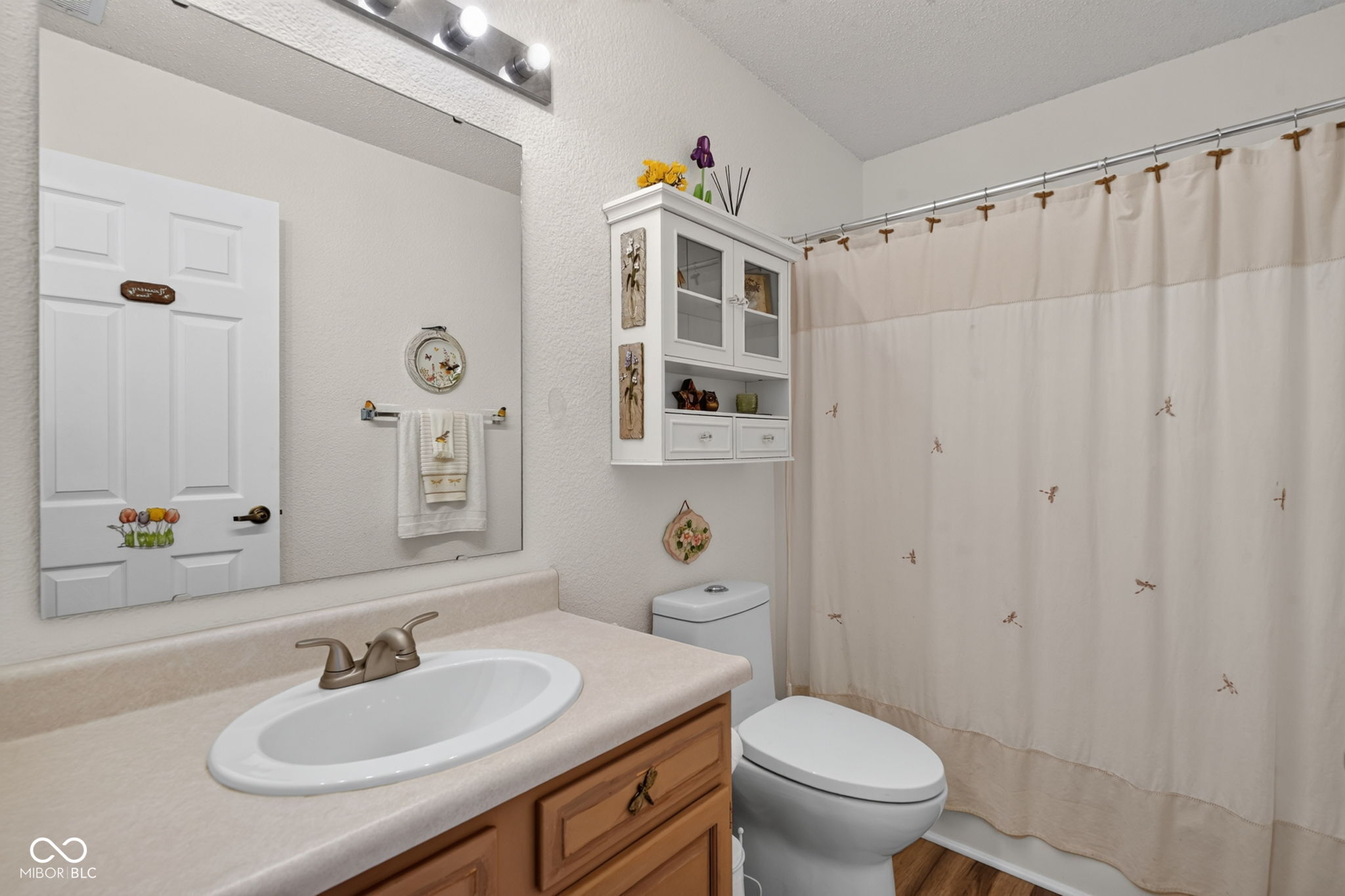 6214 Robinwood Lane