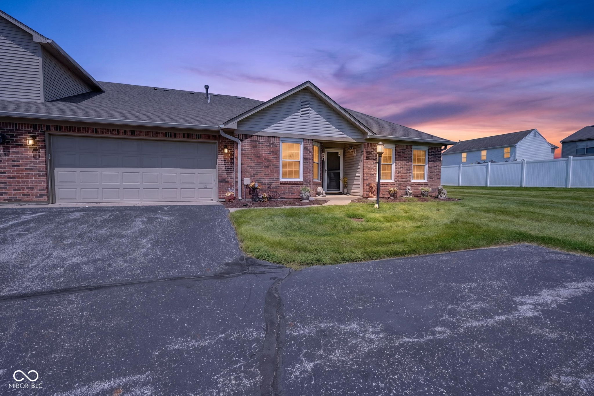 6214 Robinwood Lane