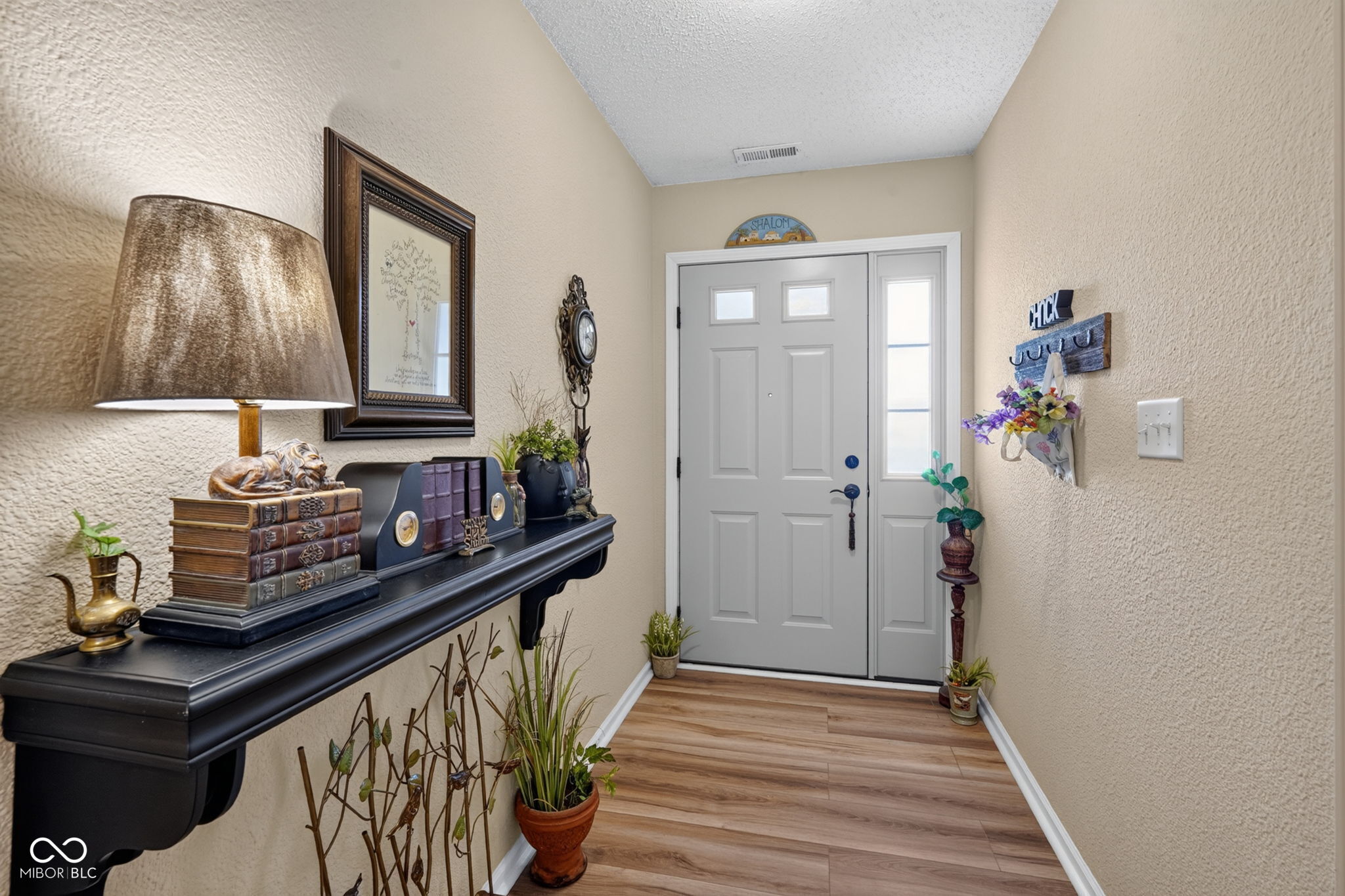 6214 Robinwood Lane