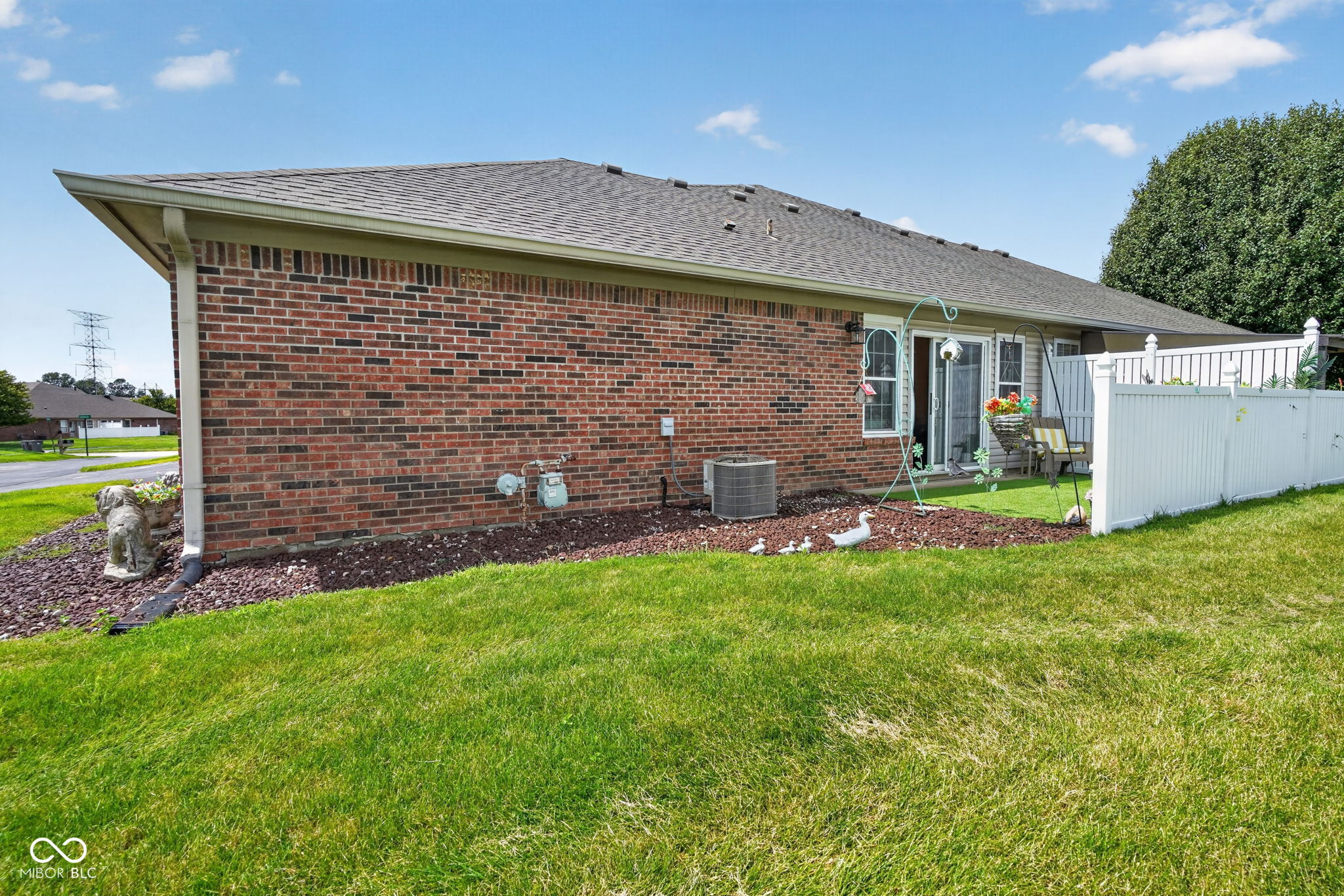 6214 Robinwood Lane