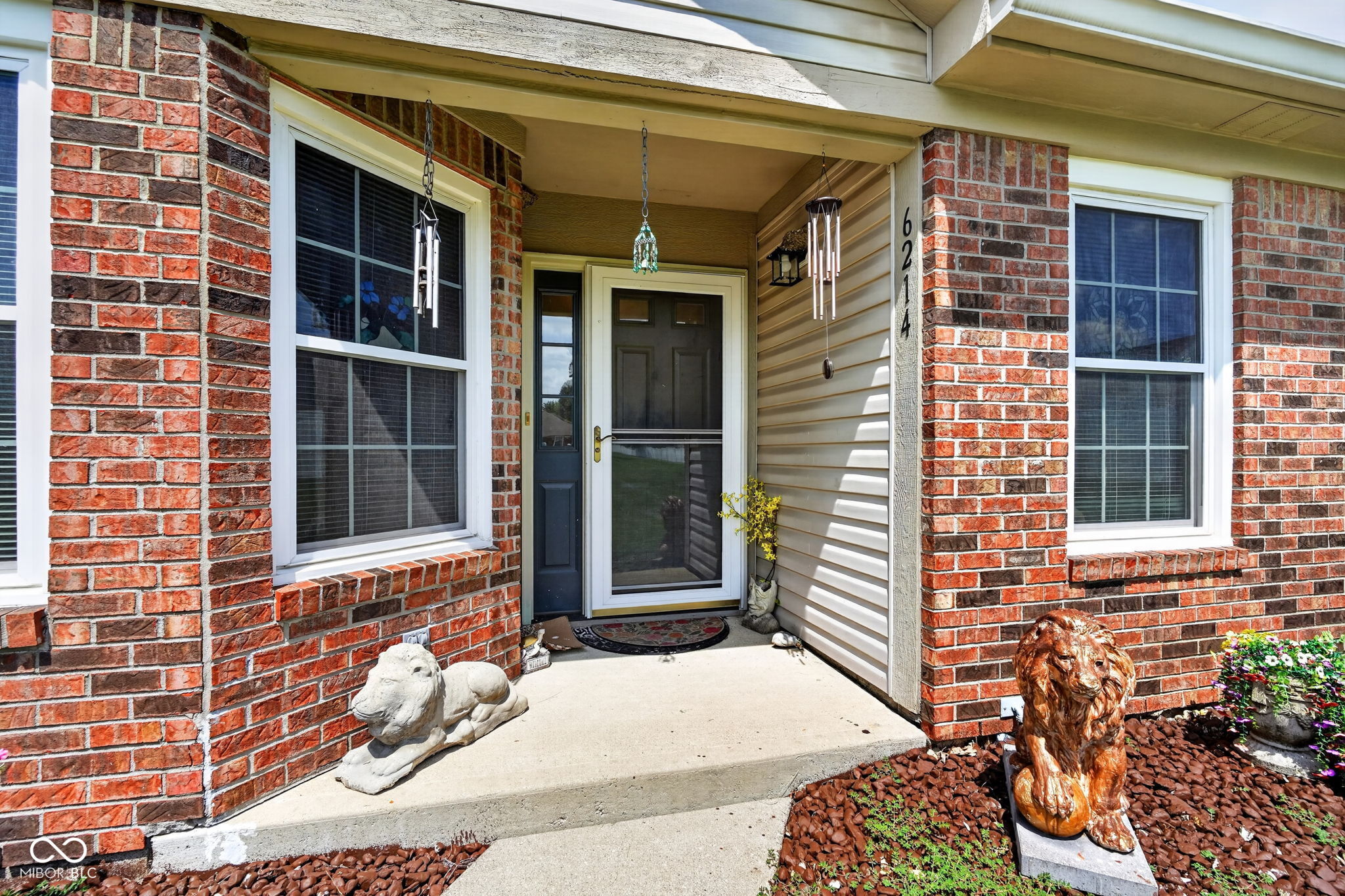 6214 Robinwood Lane
