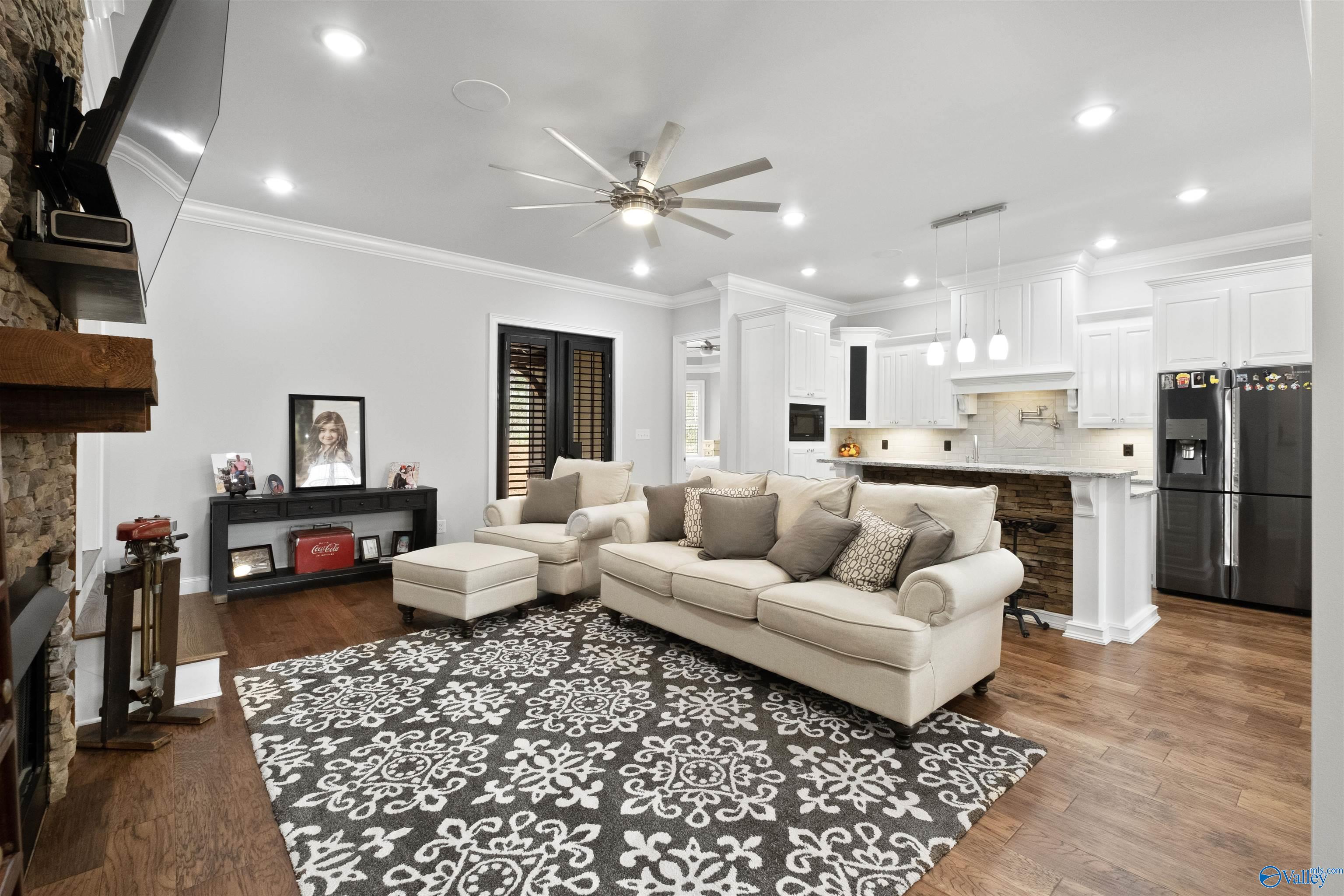 108 River Point Drive