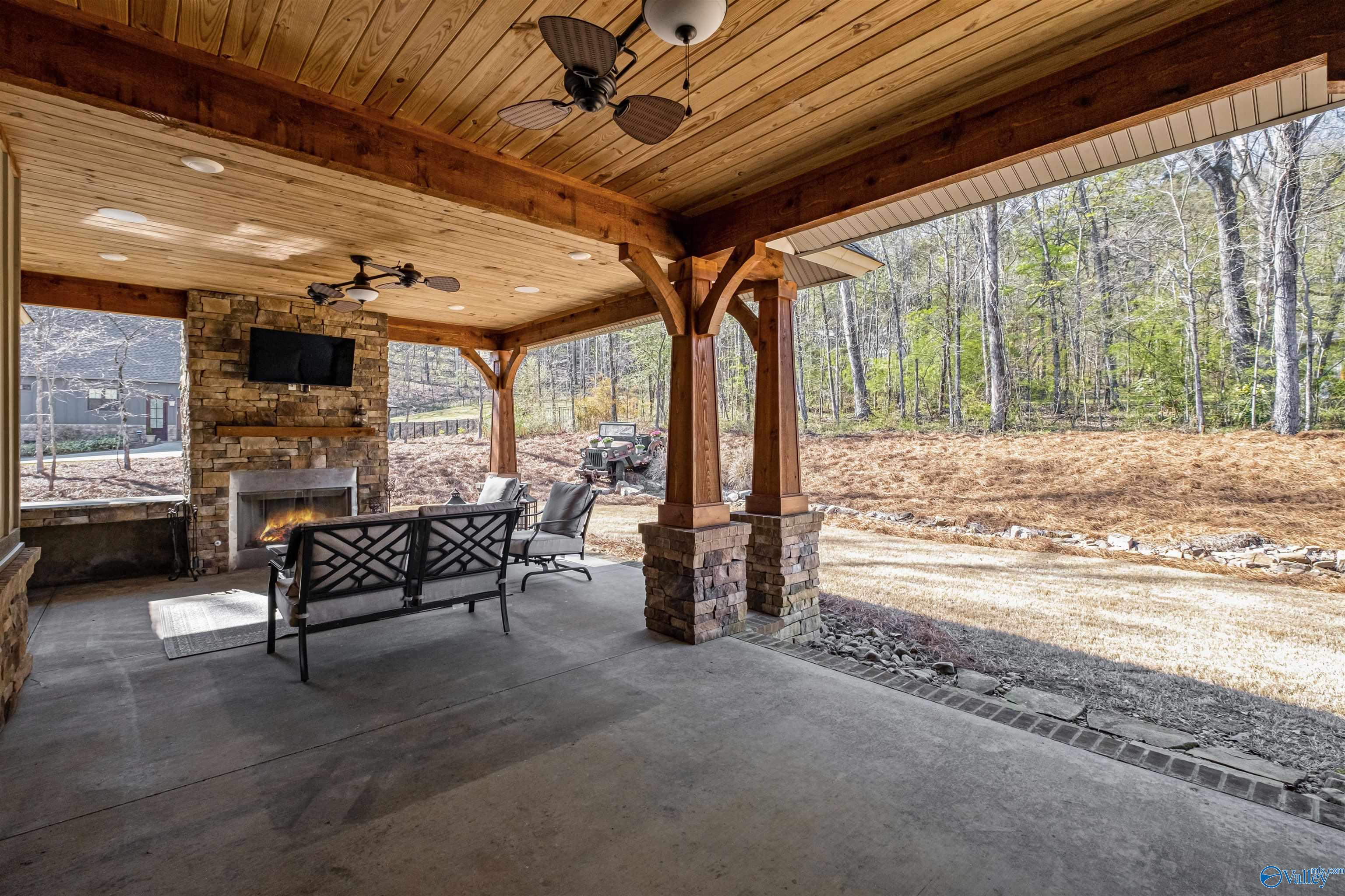 108 River Point Drive