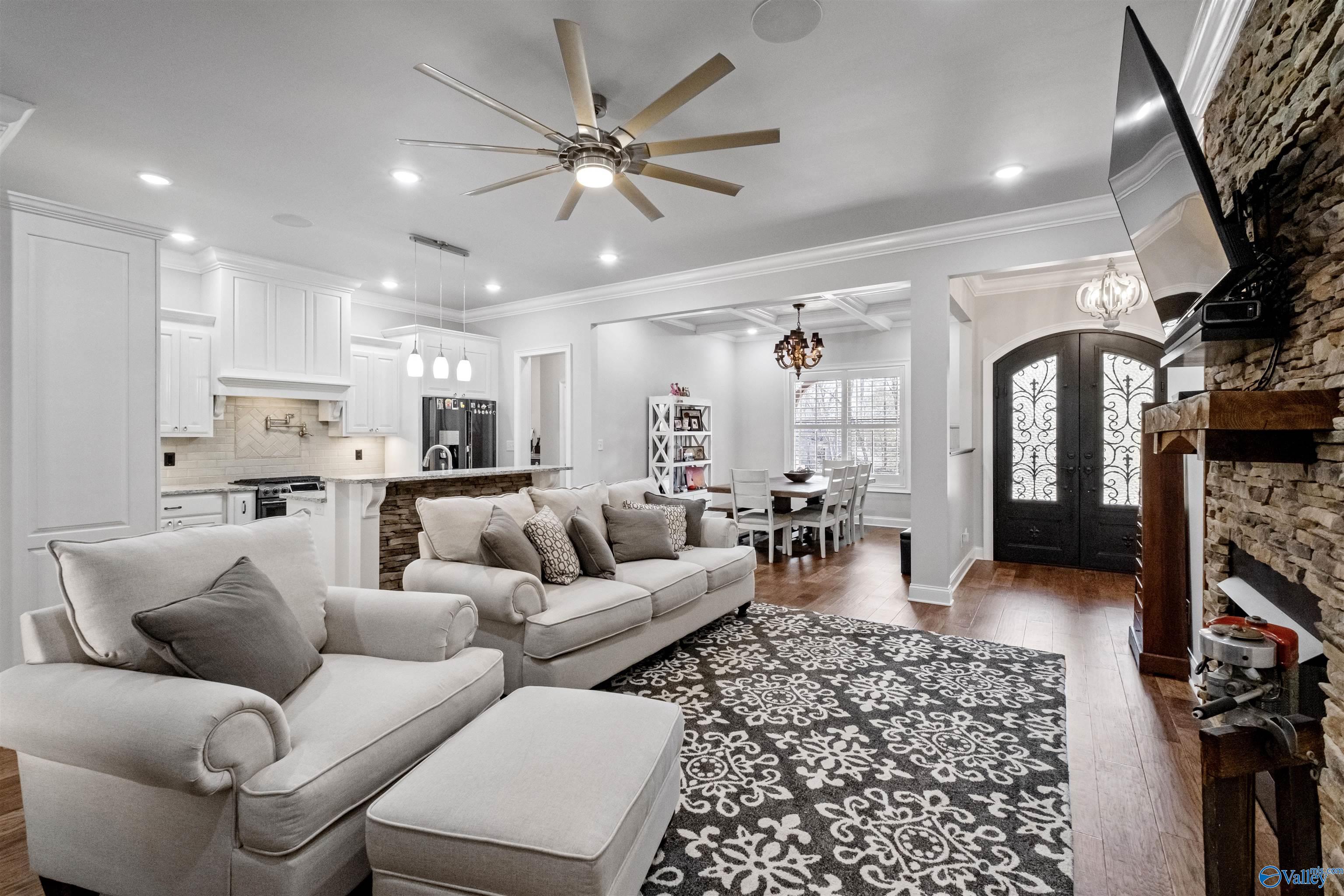 108 River Point Drive