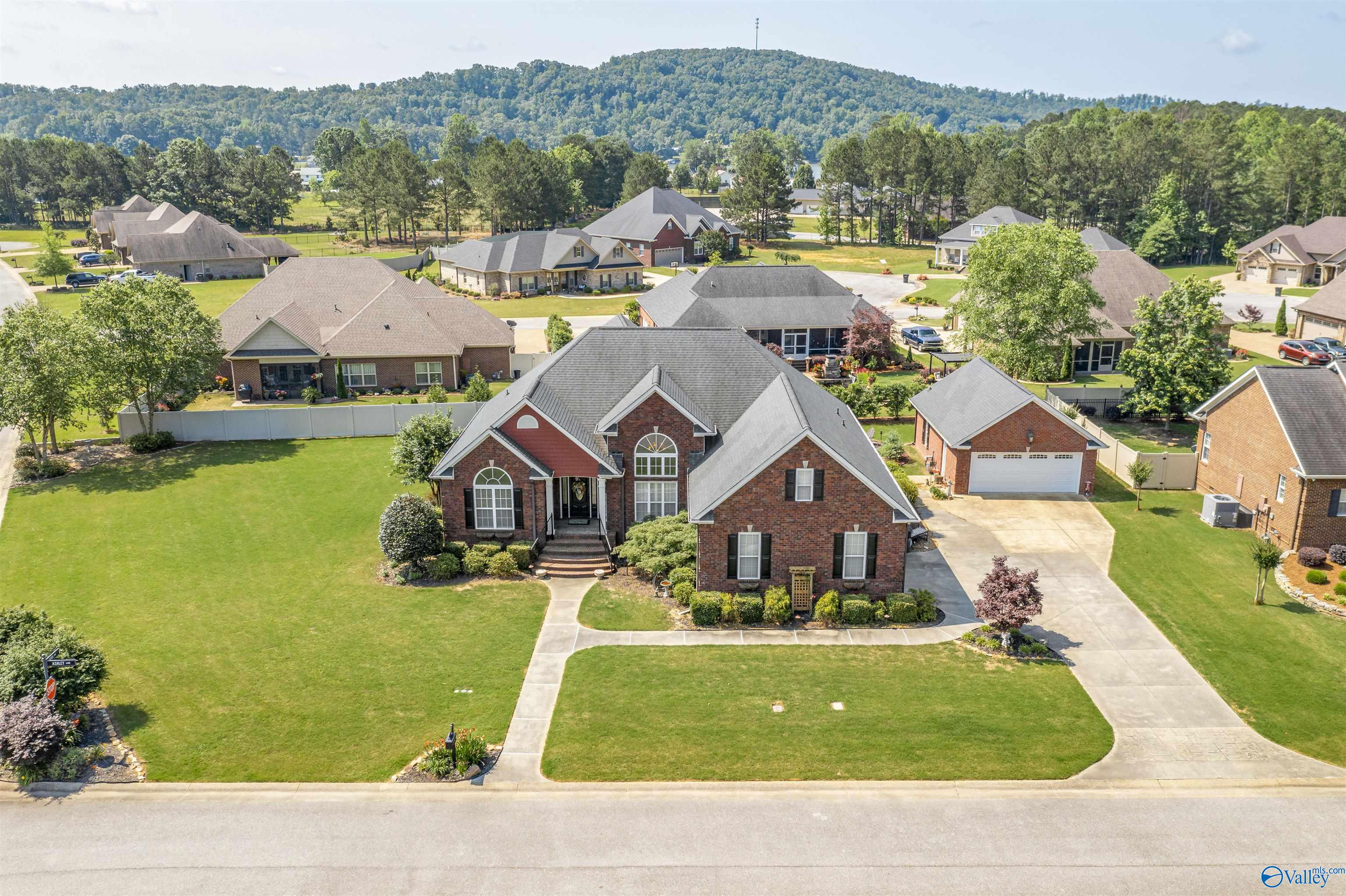 1825 Ashley Lane