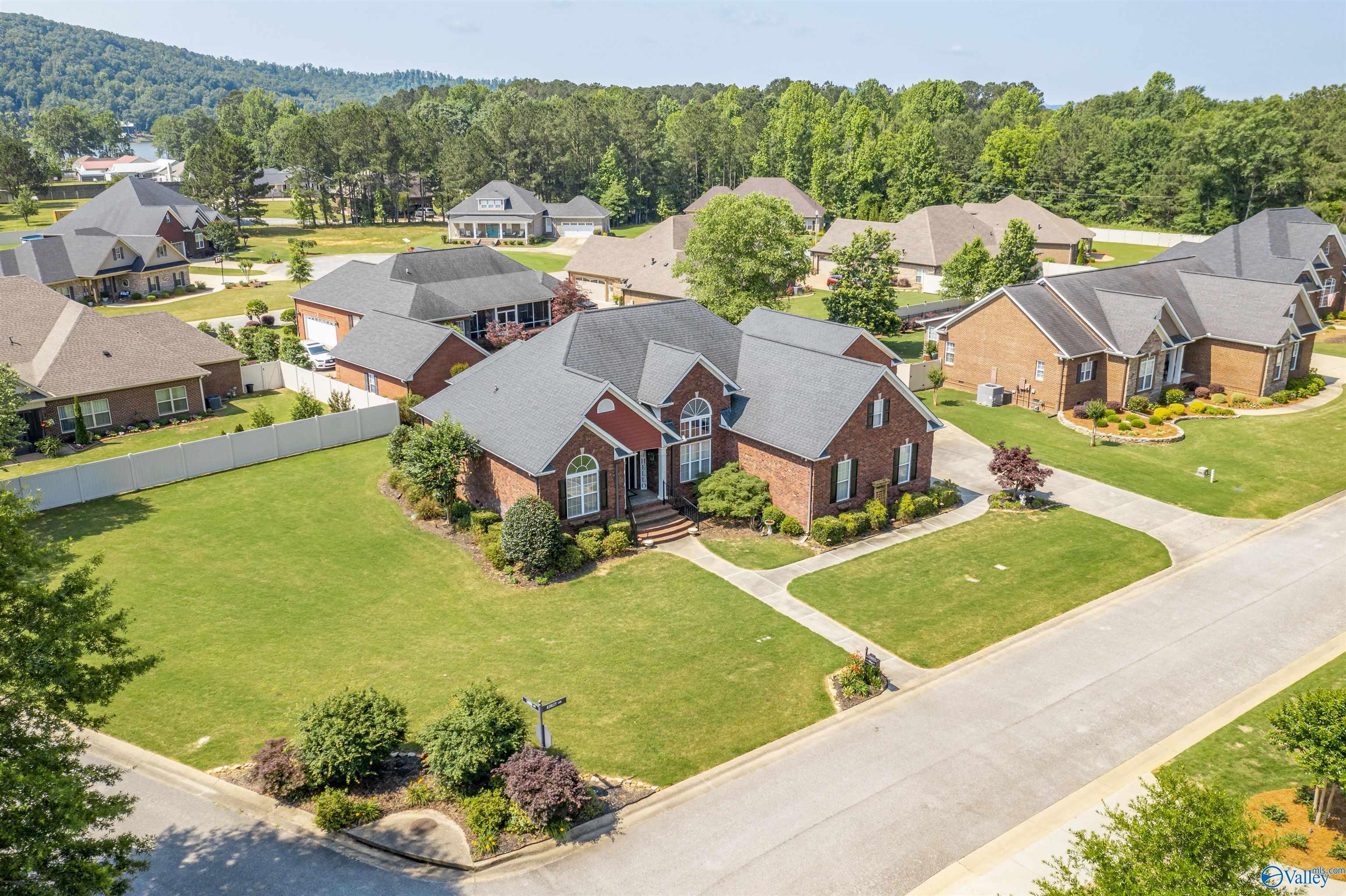 1825 Ashley Lane