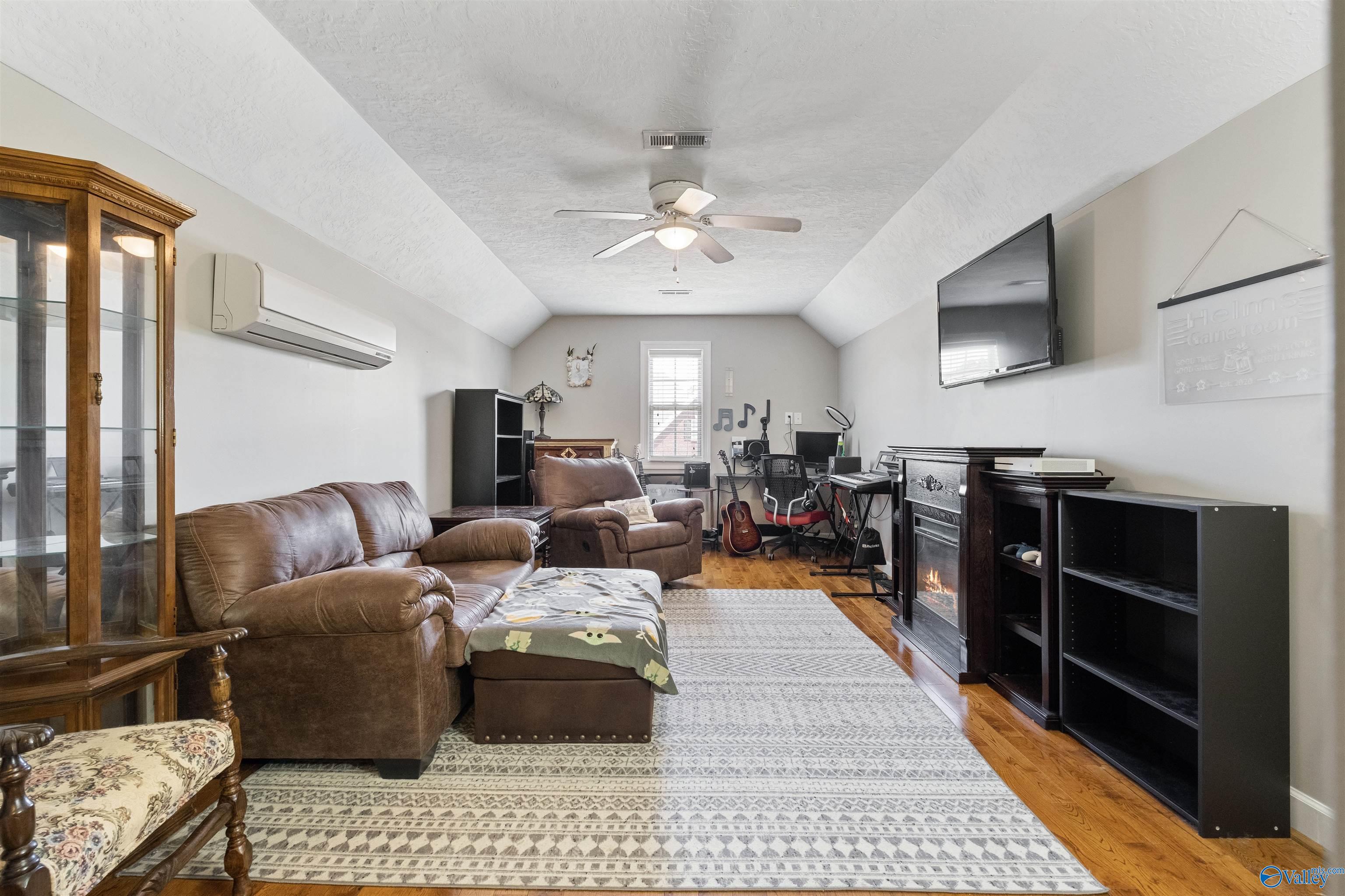 1825 Ashley Lane
