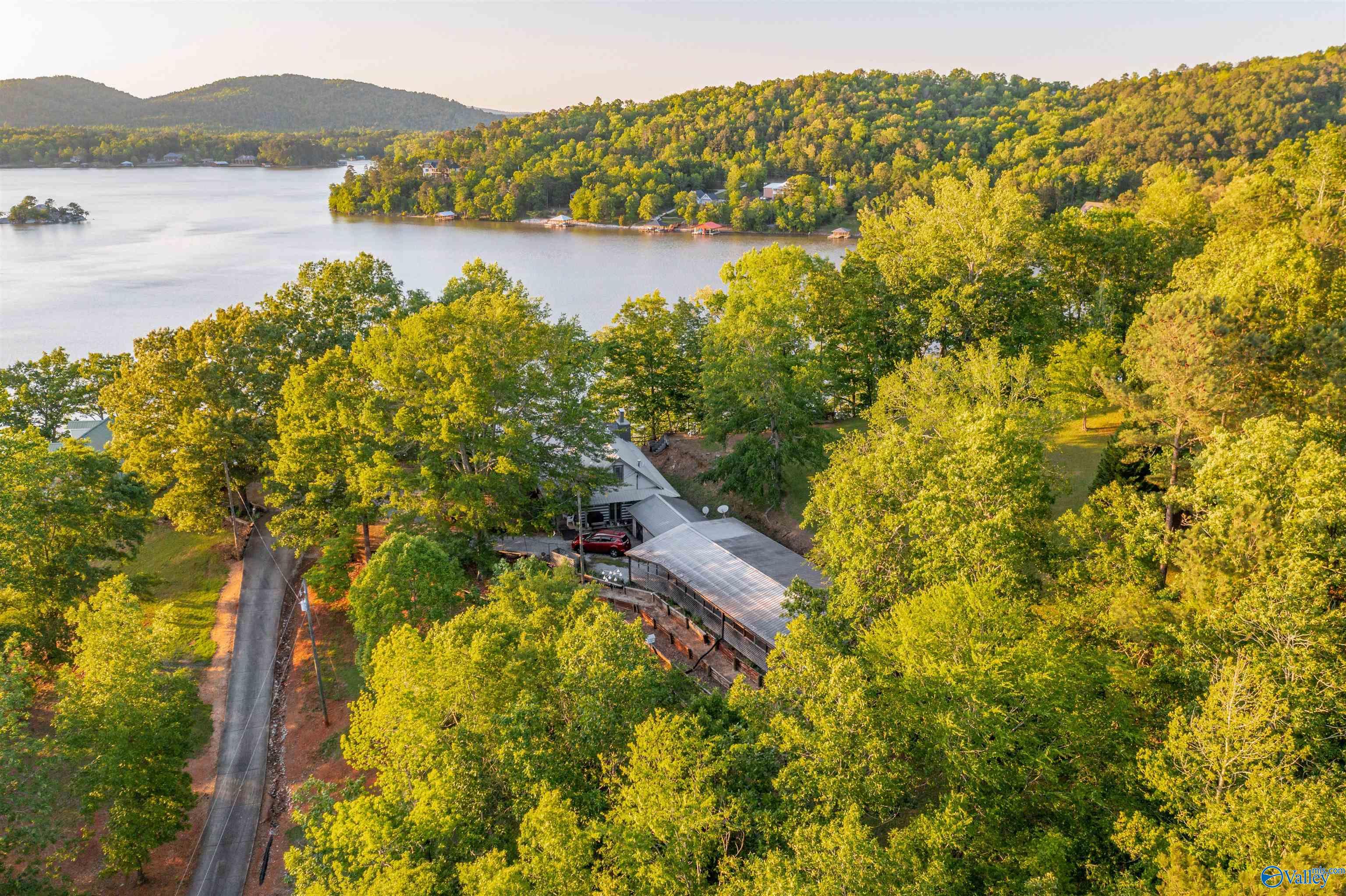 1996 Mohawk Cliff Road