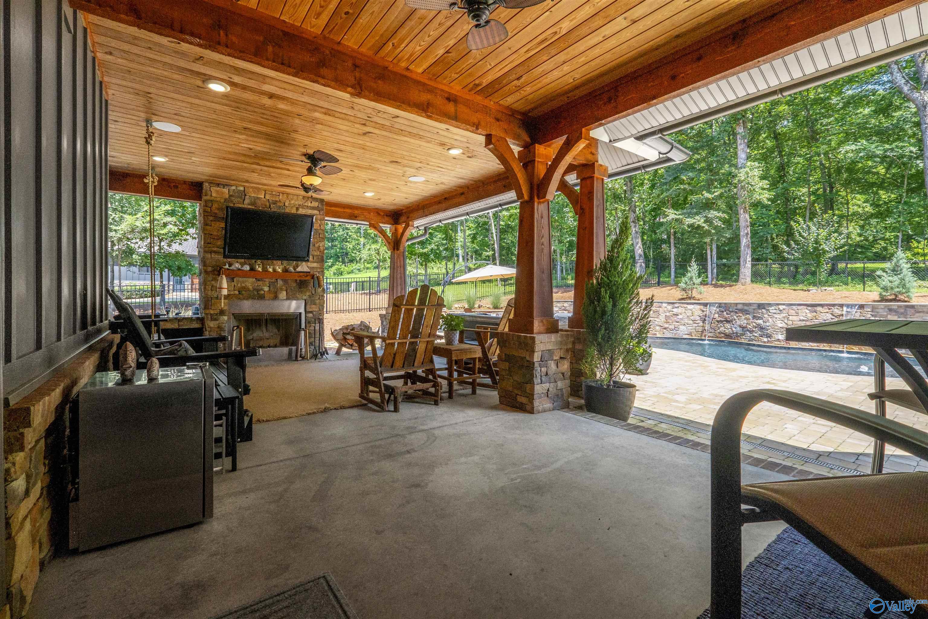 108 River Point