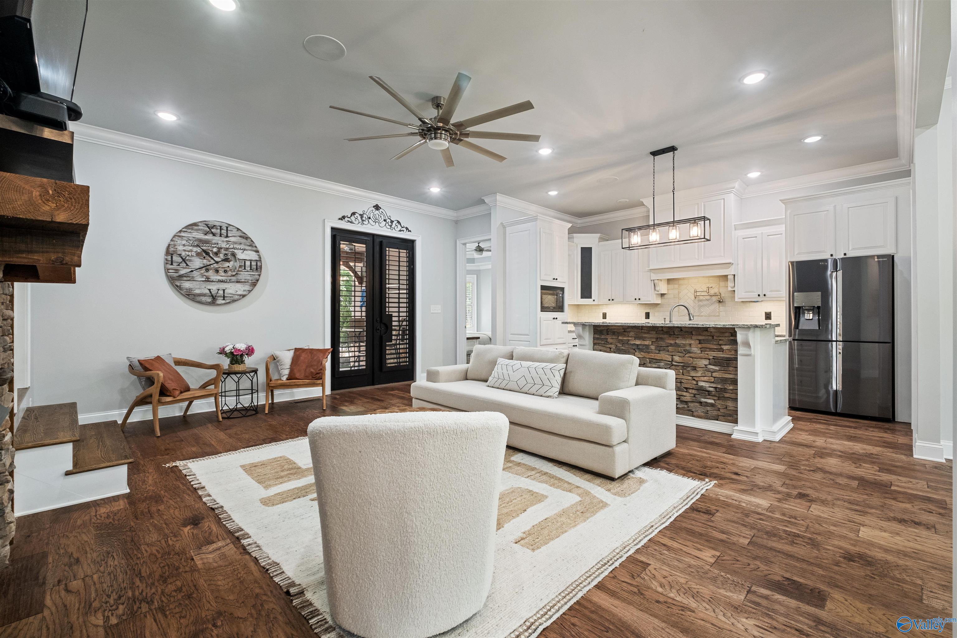 108 River Point