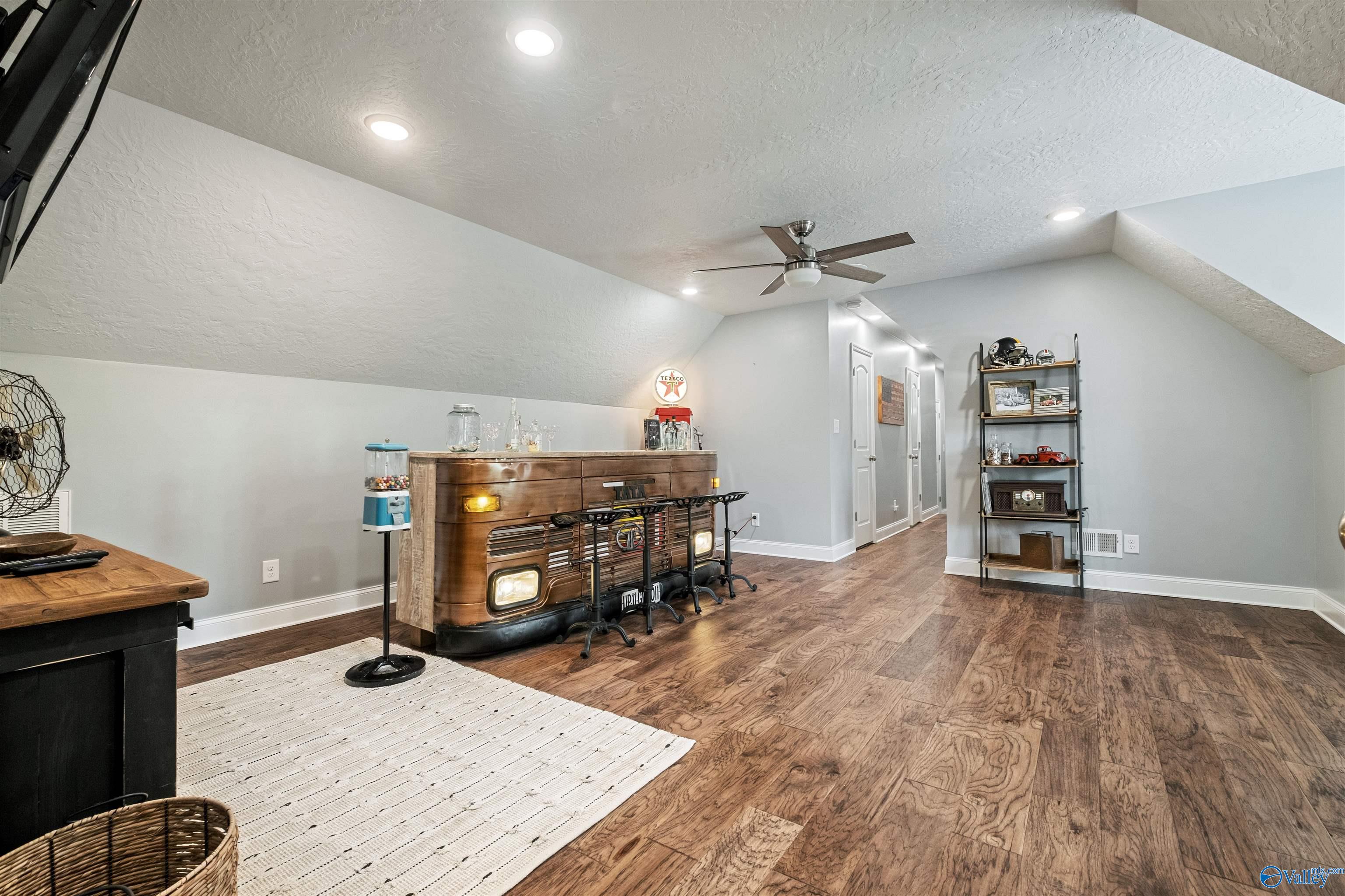 108 River Point