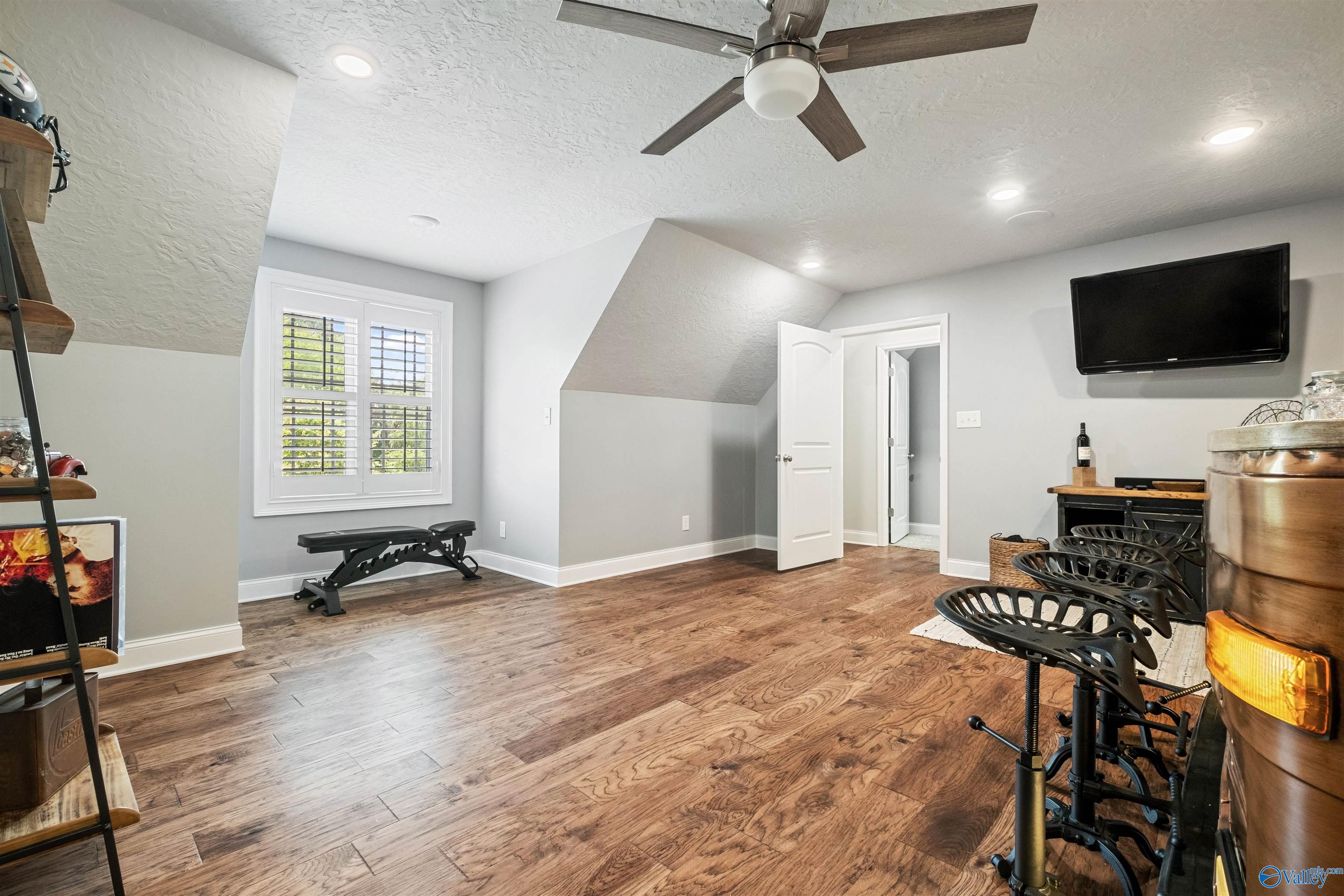 108 River Point