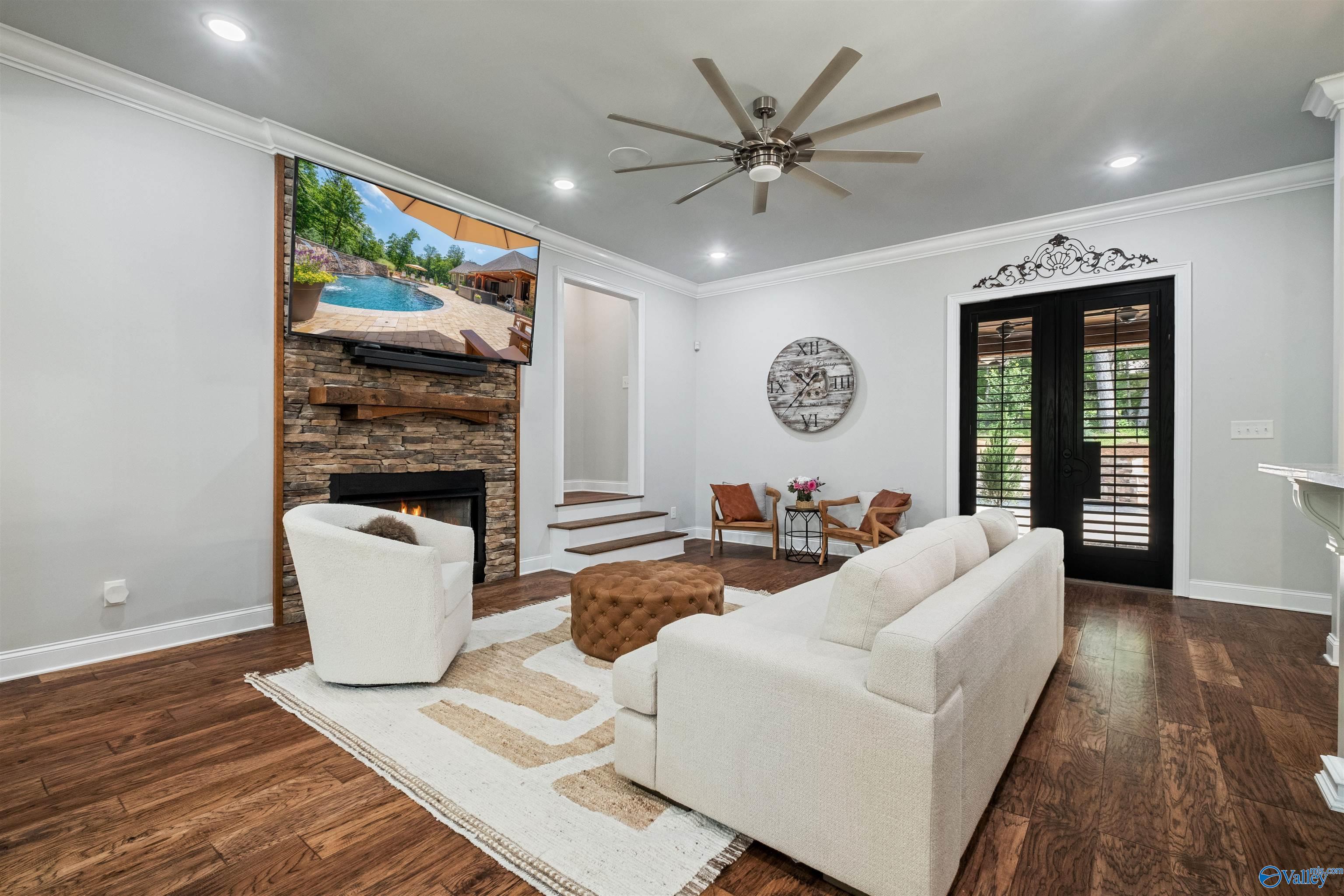 108 River Point