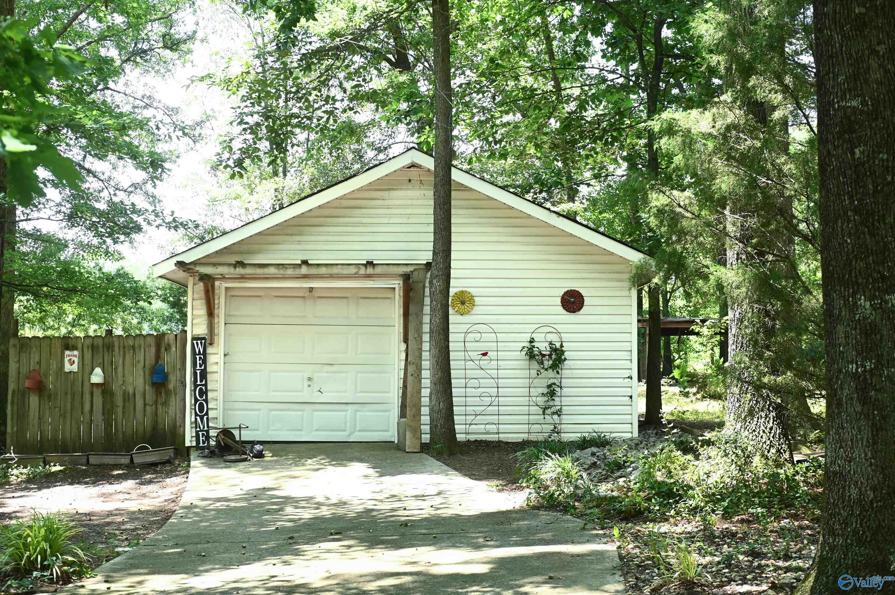 2697 Friendship Road