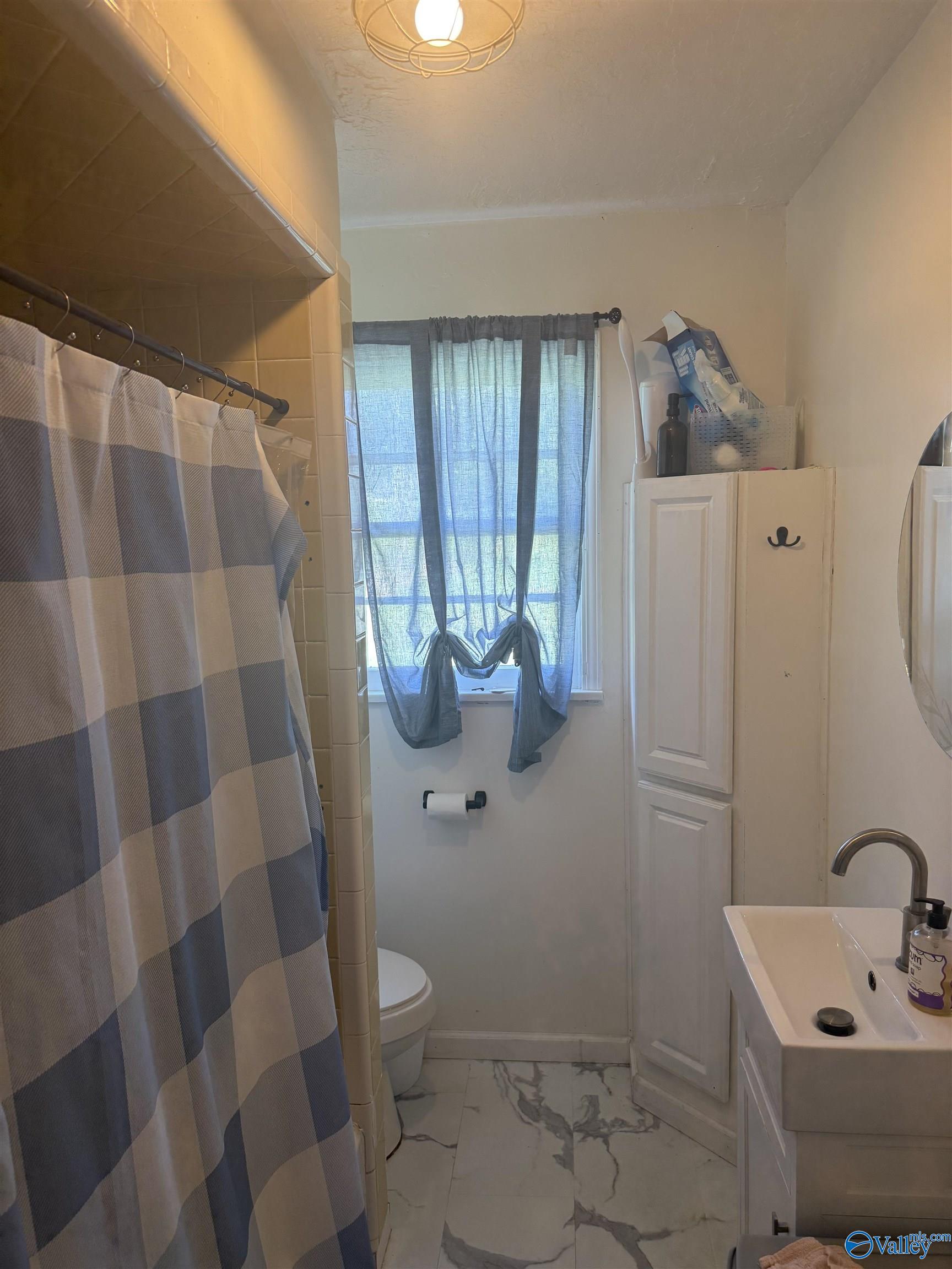 1424 Marguerite Avenue