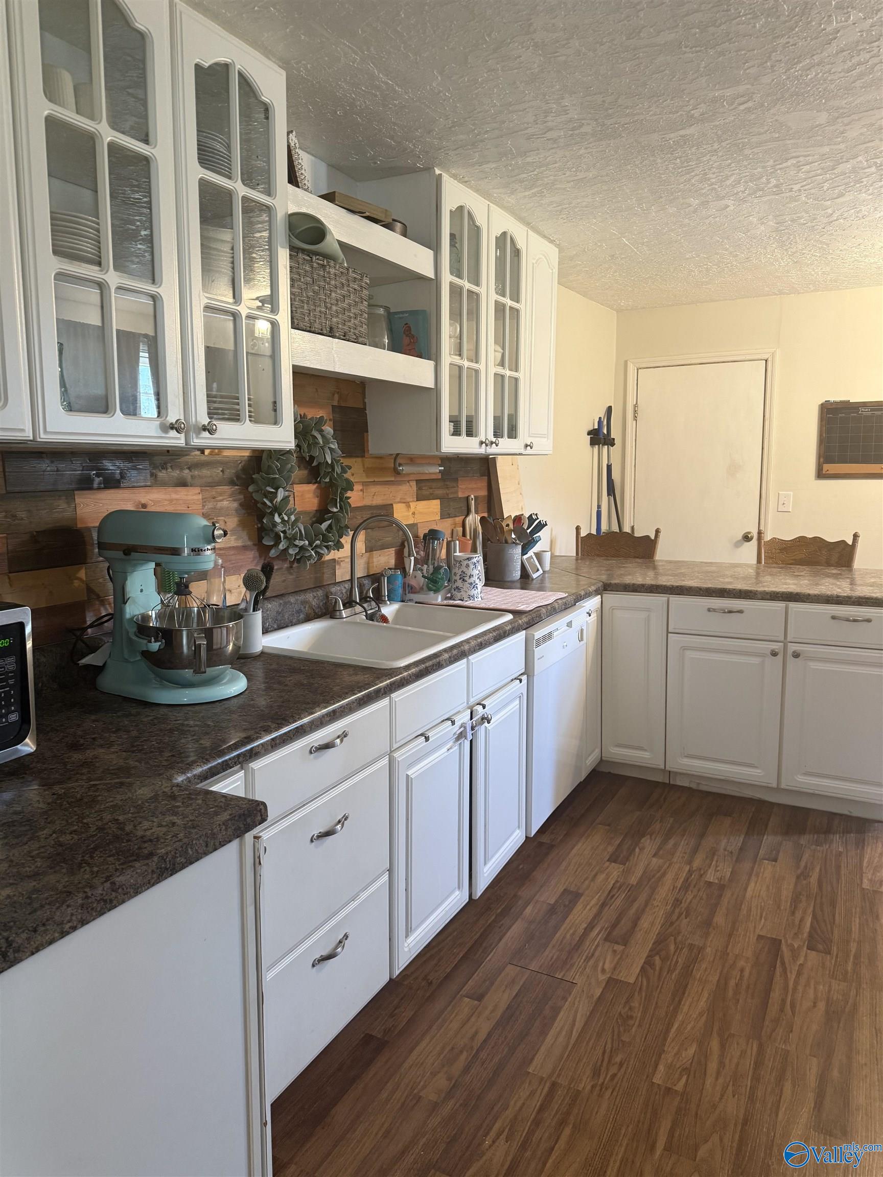 1424 Marguerite Avenue