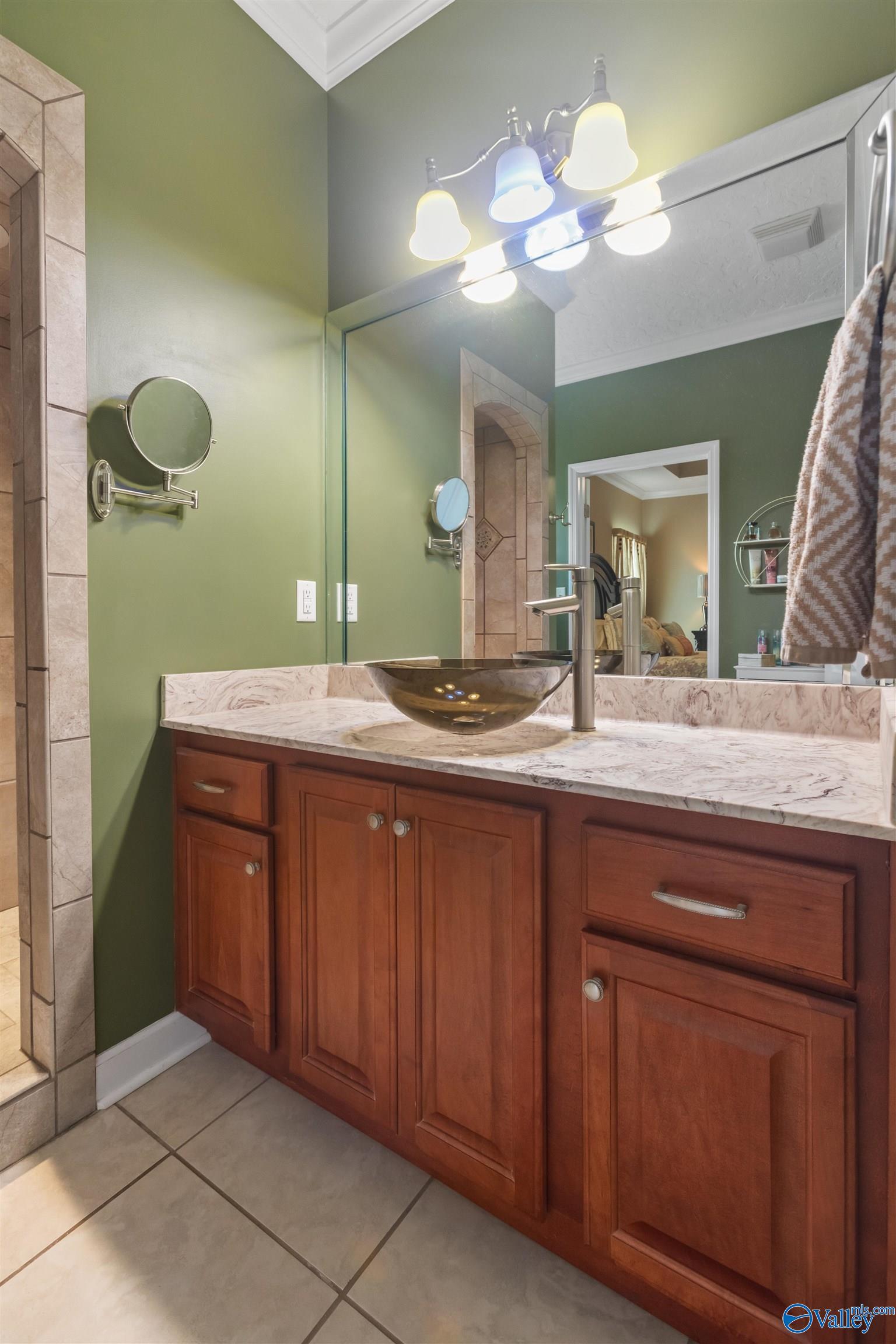 103 Glen Oaks Circle